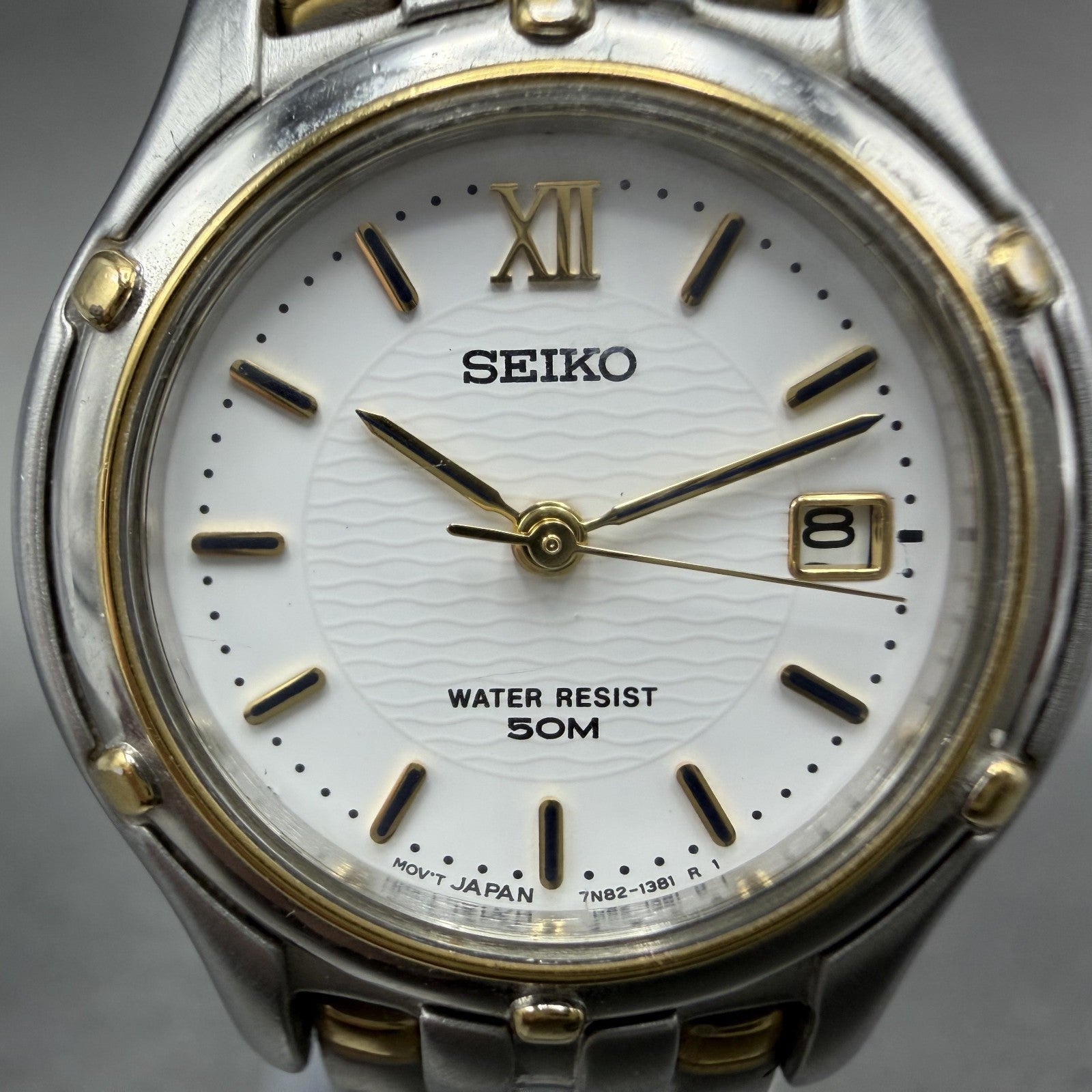 Seiko Watch Women 26mm White Dial Two Tone Date Round 7n82-0599 New Battery JGKP1