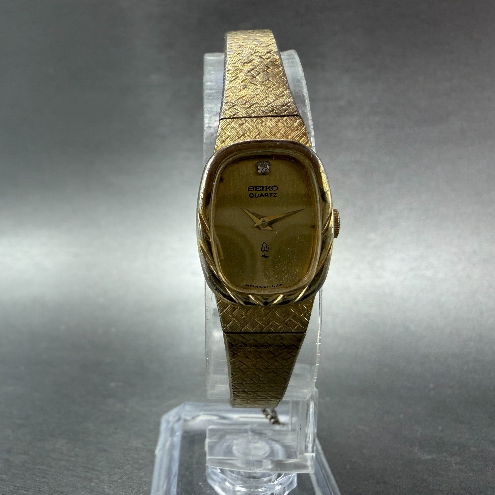 Seiko Tank Watch Women 16mm Champagne Dial Gold Tone Rectangle 16-5449 New Batt5