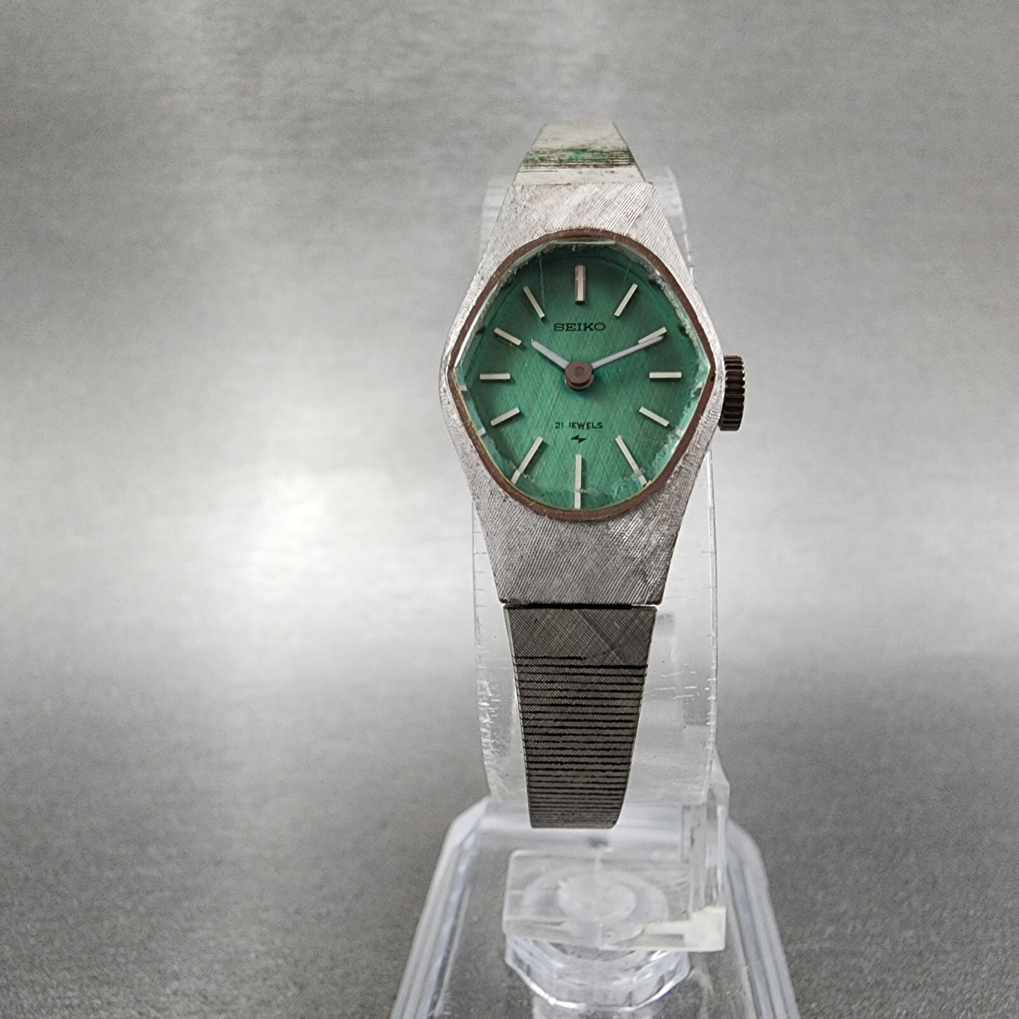 Seiko Watch Women 17mm Green Dial Silver Tone Manual 118240 Runs5