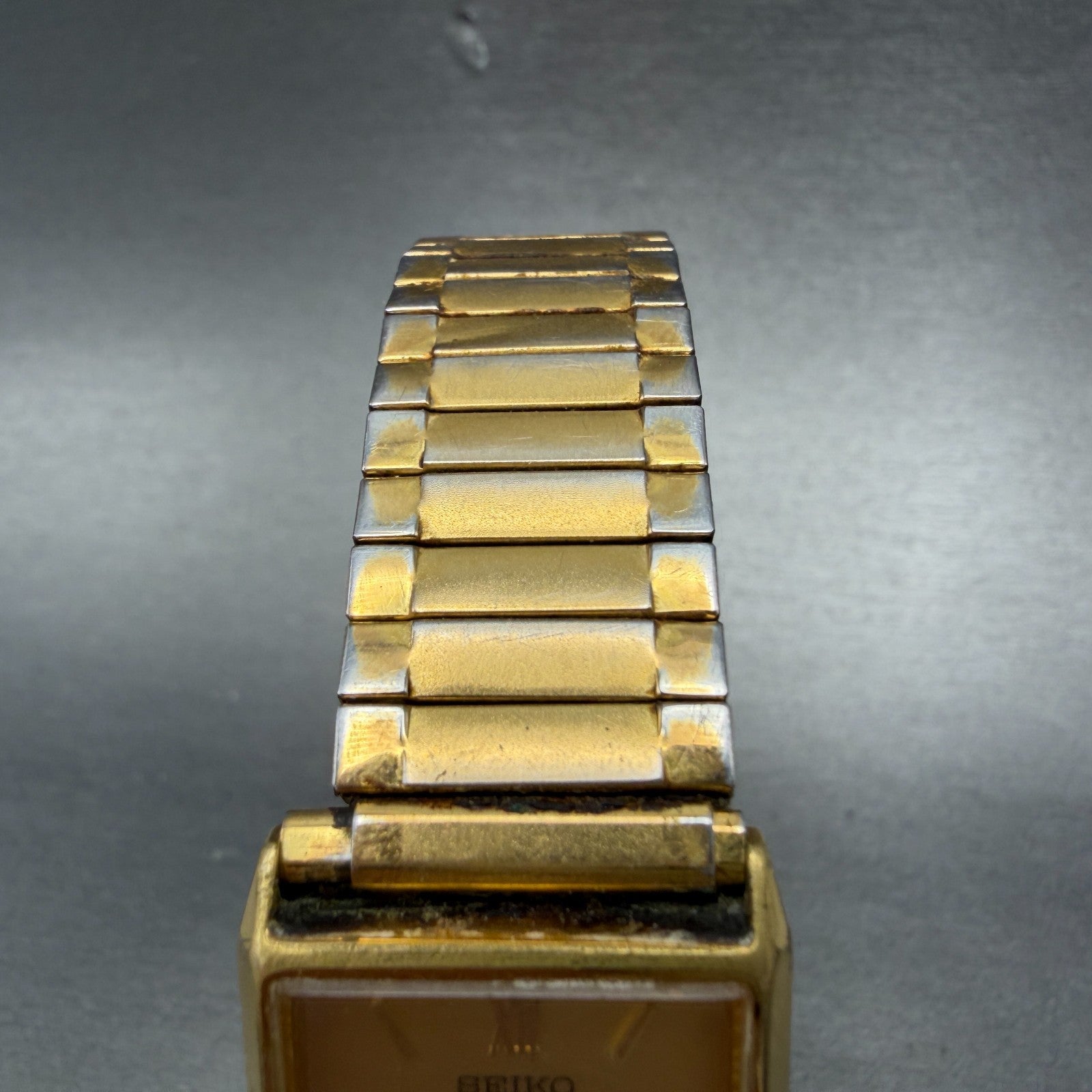 Seiko Tank Watch Men 24mm Gold Dial Gold Tone Rectangle V701-5E10 PARTS5