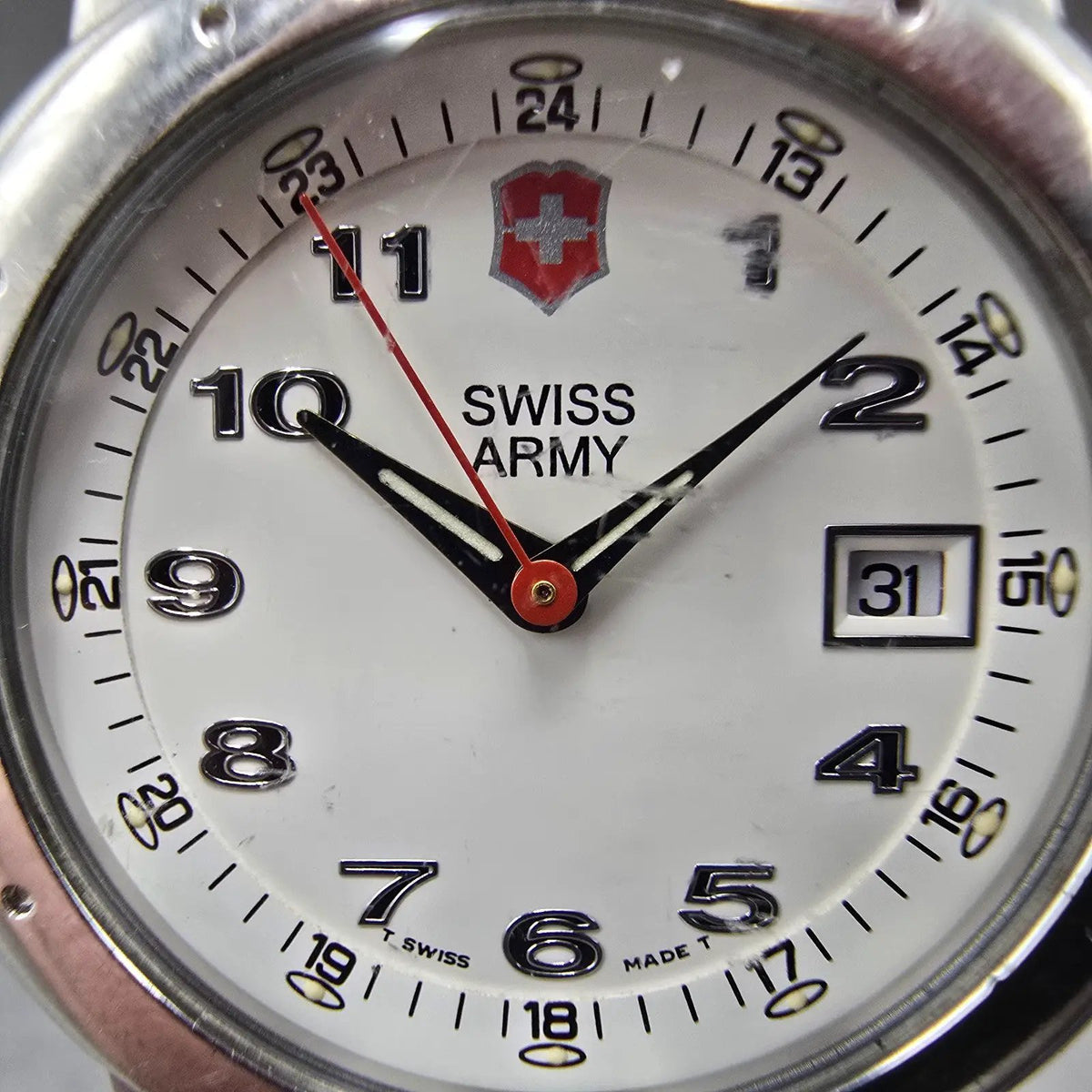 Victorinox Swiss Army Valiant Watch Women 32mm White Dial Silver Tone Date PARTS2