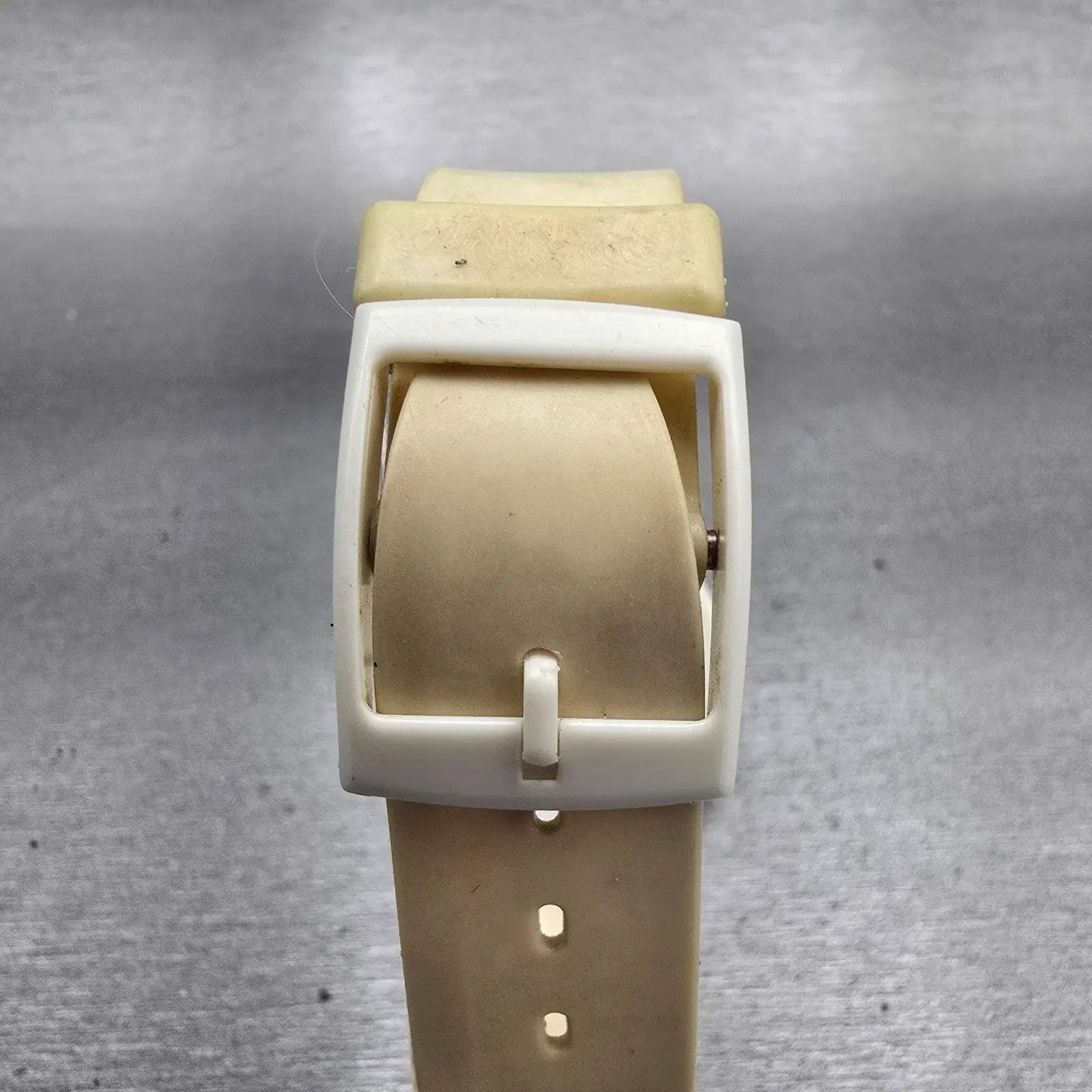 Swatch DOTTED SWISS Watch Men White Dial White Tone Round GW104 New Battery VTG7