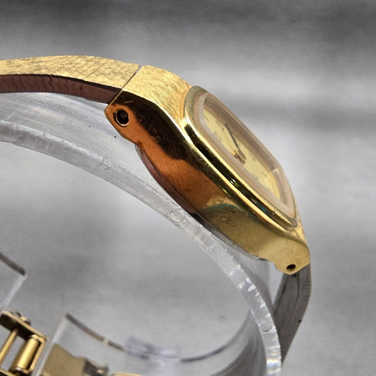 Citizen CQ Watch Women 17mm Gold Dial Gold Tone Rectangle 3220-891449 New Batt3