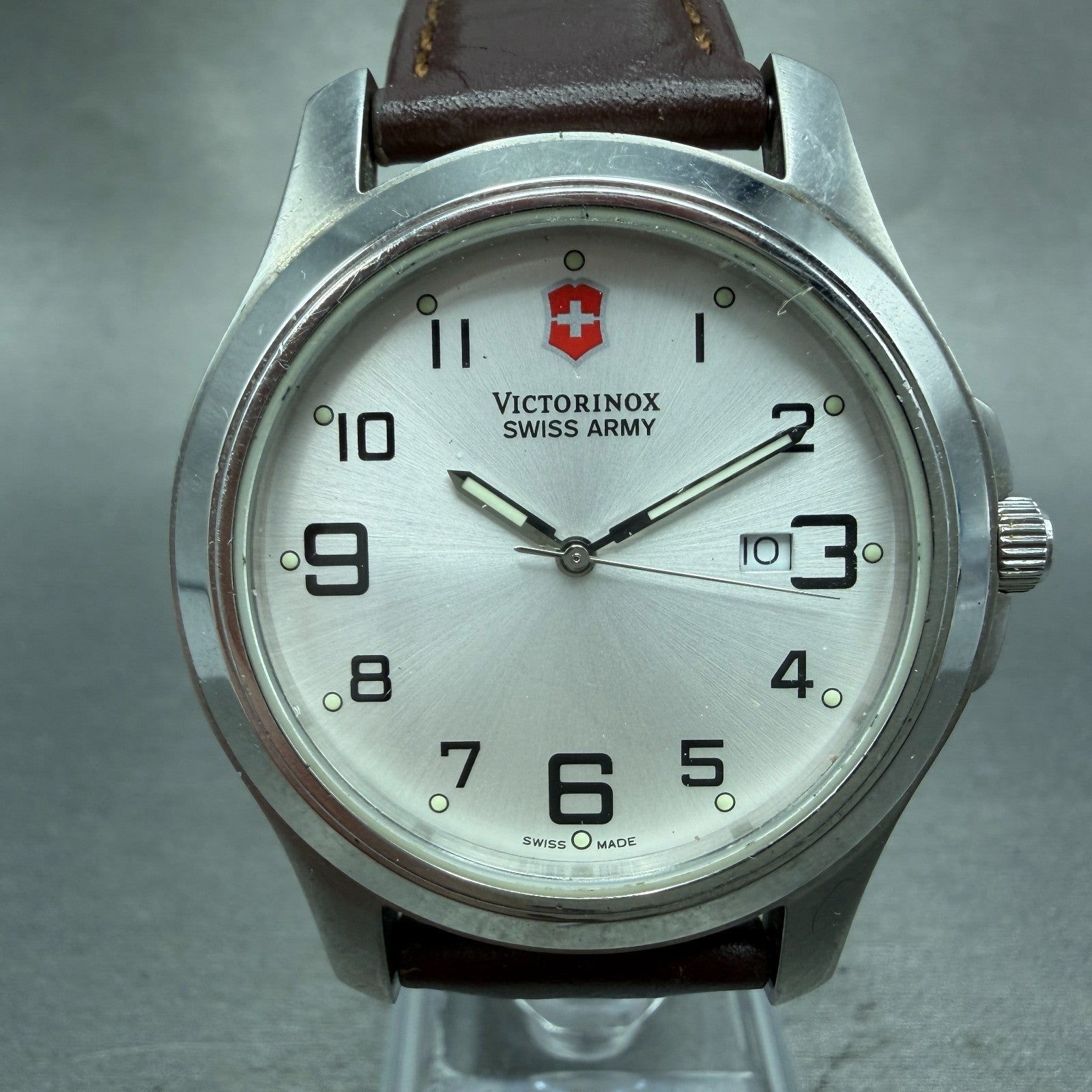 Victorinox Swiss Army Watch Men 40mm Silver Dial Silver Tone Date Round PARTS0