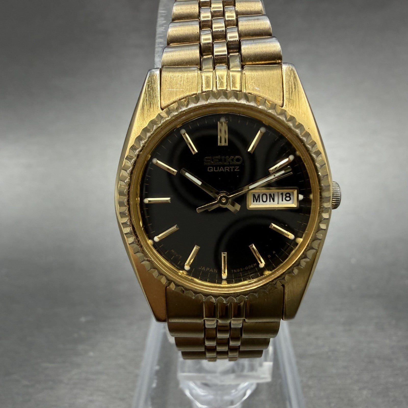 Seiko Watch Women 24mm Black Tone Gold Tone Daydate Round 7N83-0041 New Battery0