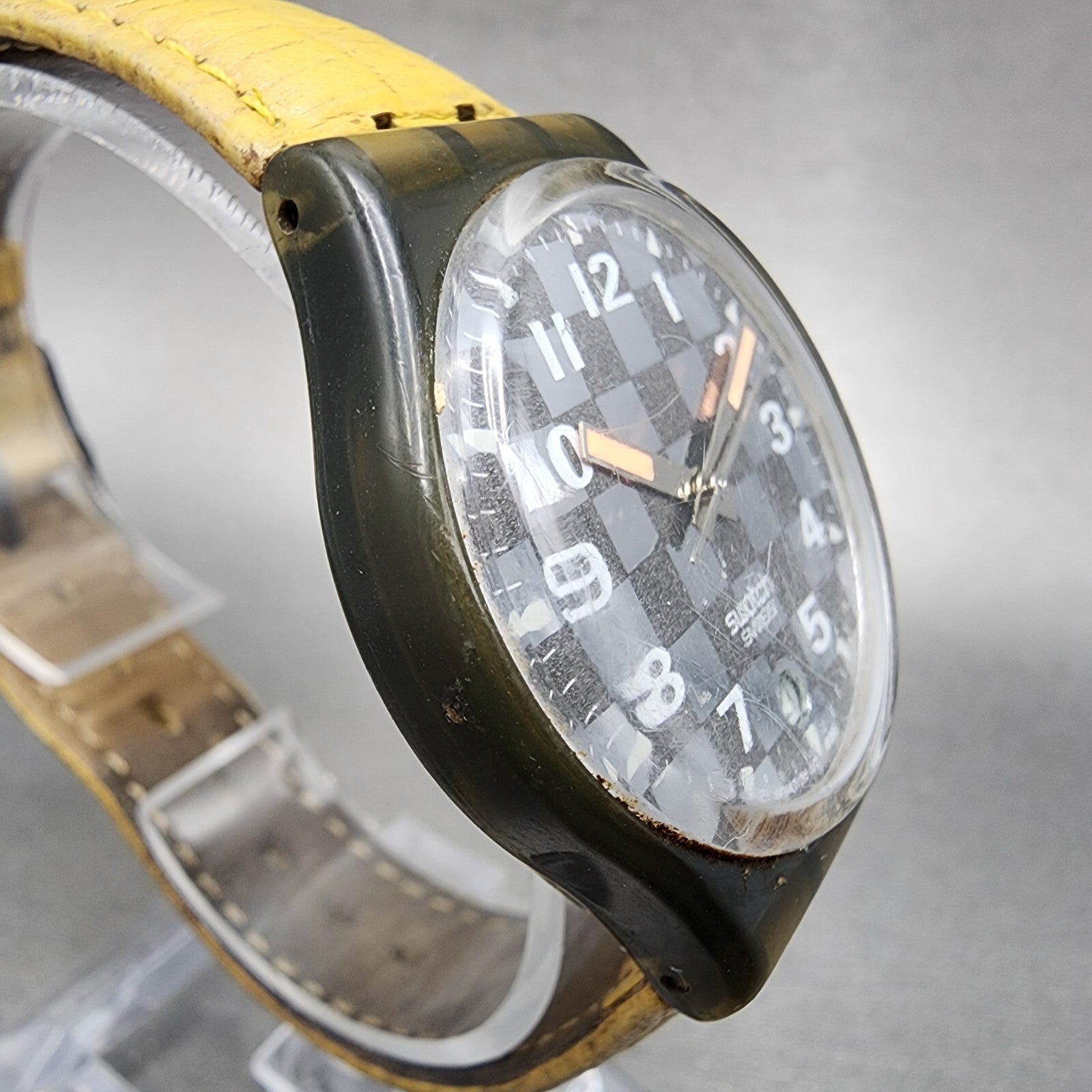 Swatch Gent Clubs Watch men 34mm Checker Dial Gray Tone Date Round New Battery3