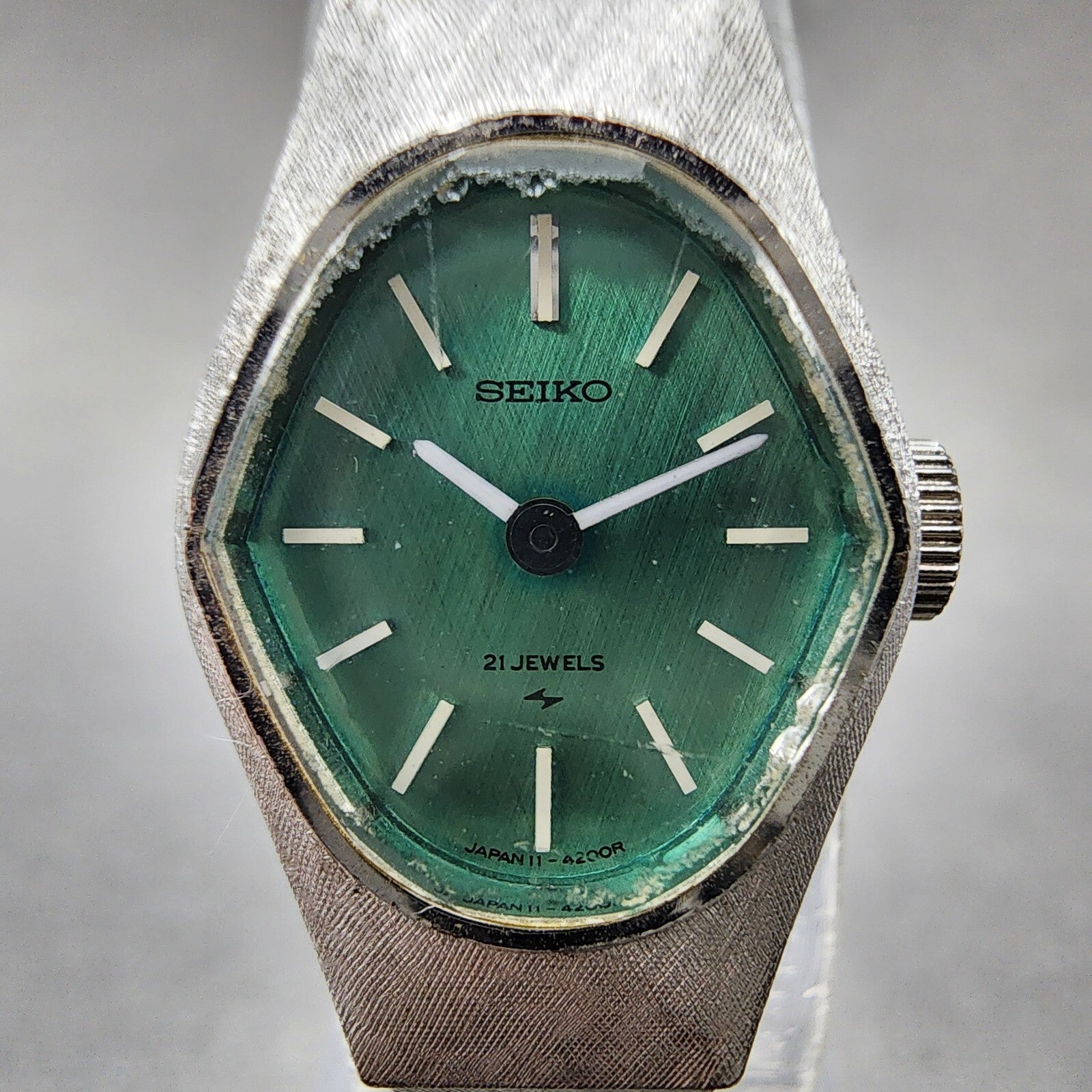 Seiko Watch Women 17mm Green Dial Silver Tone Manual 118240 Runs1
