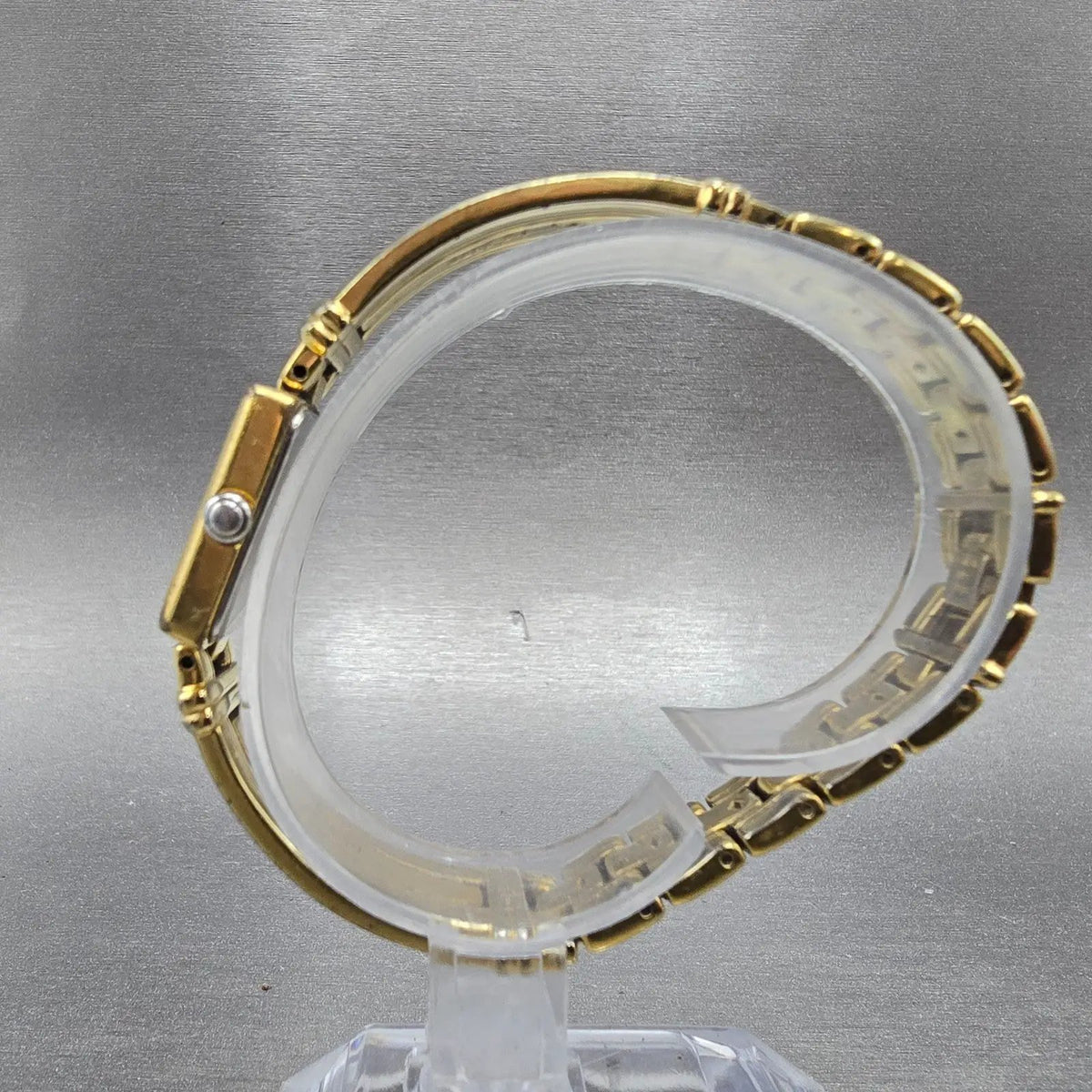 Seiko Watch Women 20mm Champagne dial Gold Square V400-6280 Bangle New Battery6