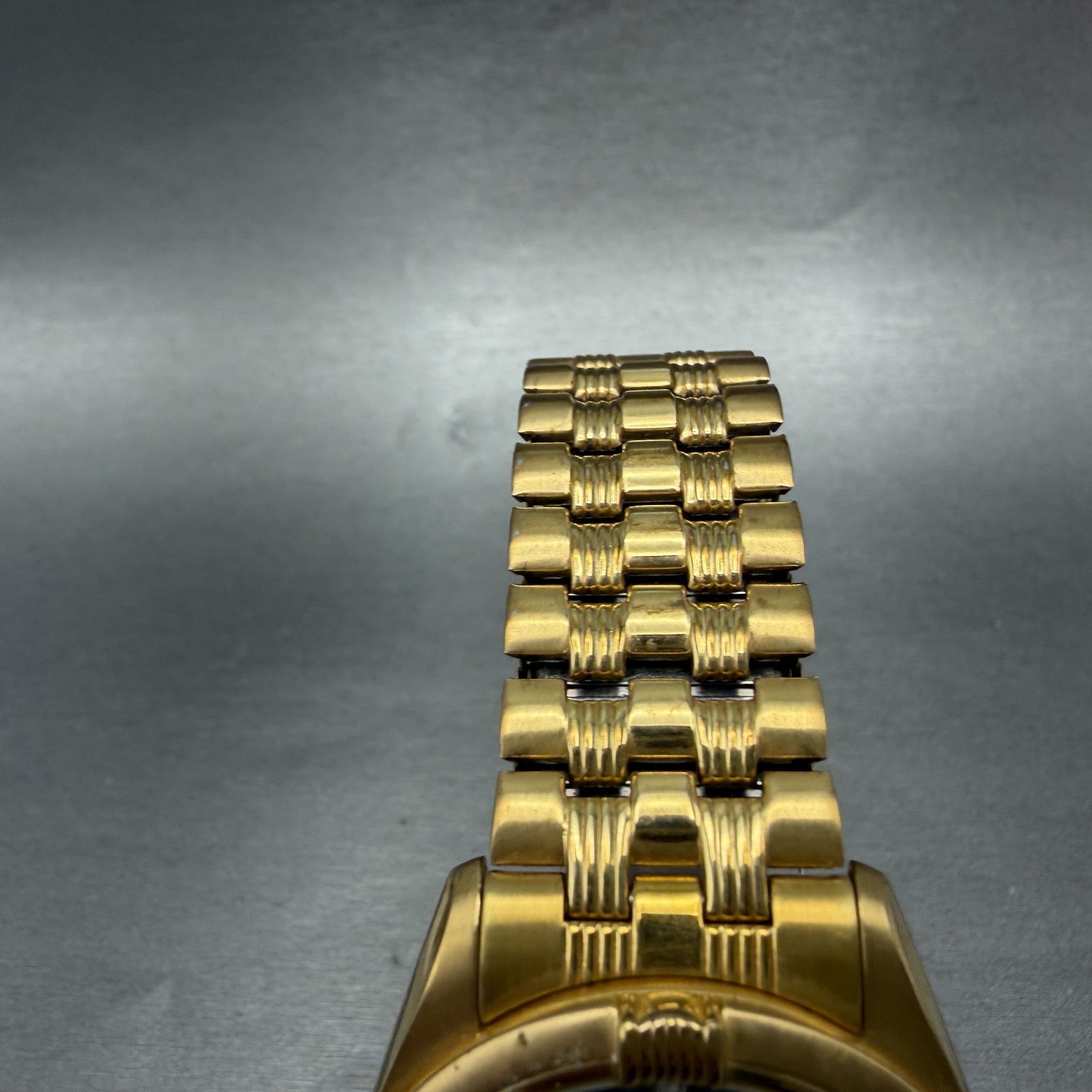 Elgin Watch Men 38mm Black Dial Gold Tone Daydate Round FG268N New Battery4