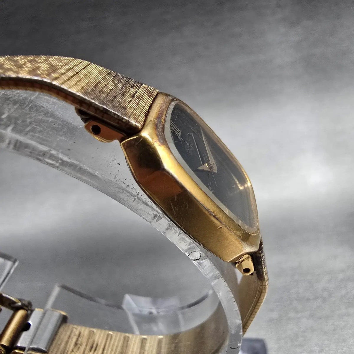 Seiko Watch Women 17mm Black Dial Gold Tone Rectangle 1400-8149 New Battery JP233
