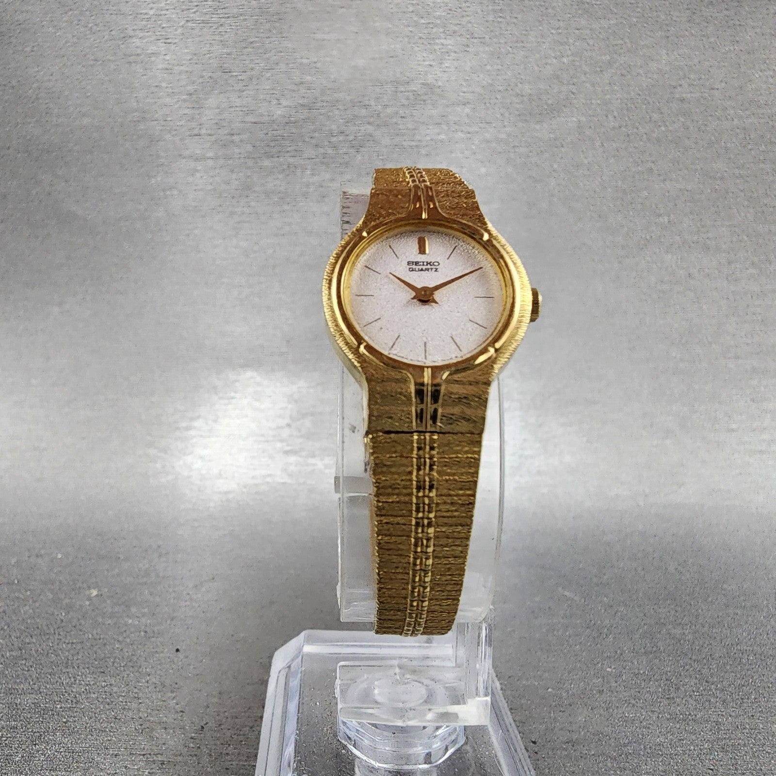 Seiko Watch Women 19mm Silver Dial Gold Tone Round 2y000180 New Battery5