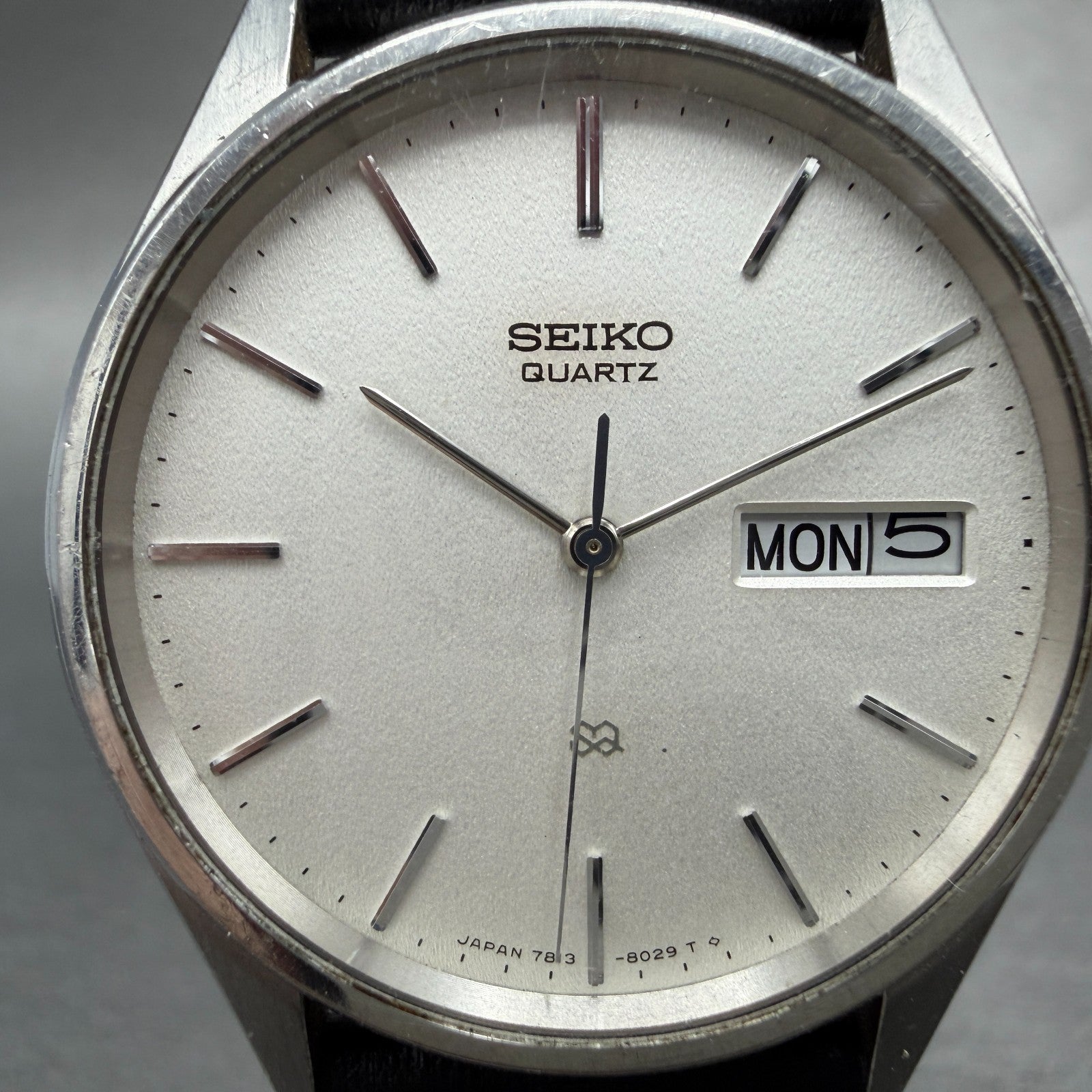 Seiko SQ Watch Men 34mm Silver Dial Silver Tone Daydate READ!! 7813-8029 NewBatt1