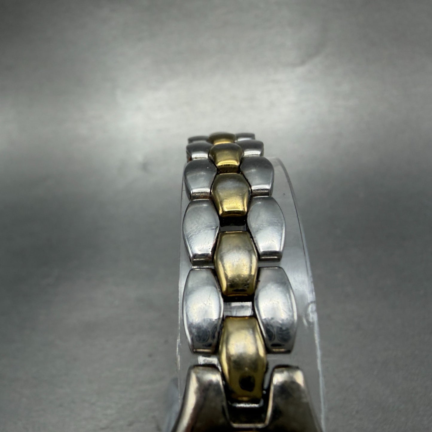 Seiko Watch Women 20mm White Dial Two Tone Oval 1n00-6F80 New Battery Vintage 4F4