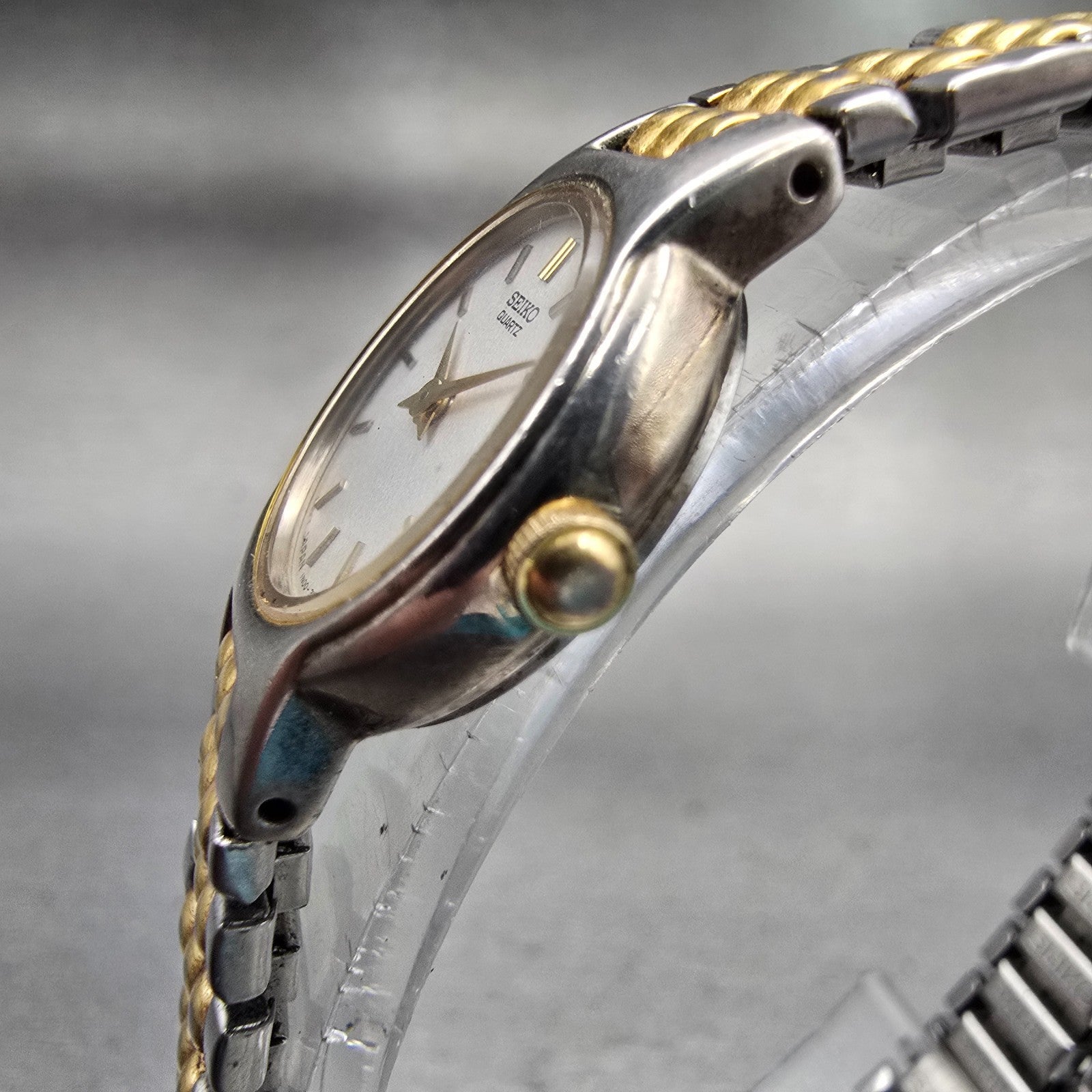 Seiko Watch Women 20mm Silver Dial Silver Tone Round 1N00-1A49 New Battery VTG2