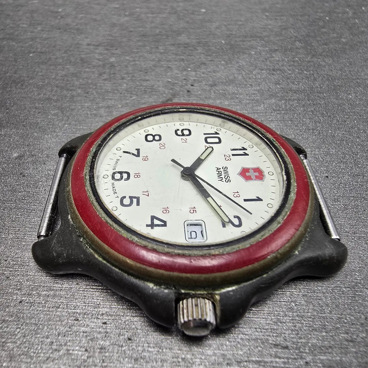 Victorinox Swiss Army Watch Men 39mm White Dial Black Tone Date Round PARTS SHUI6