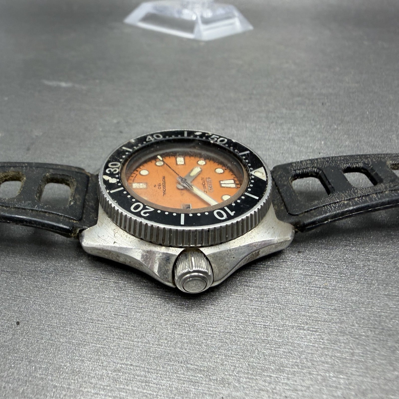 Seiko Professional Dive Watch Women 35mm Orange Dial Steel Date Automatic PARTS4