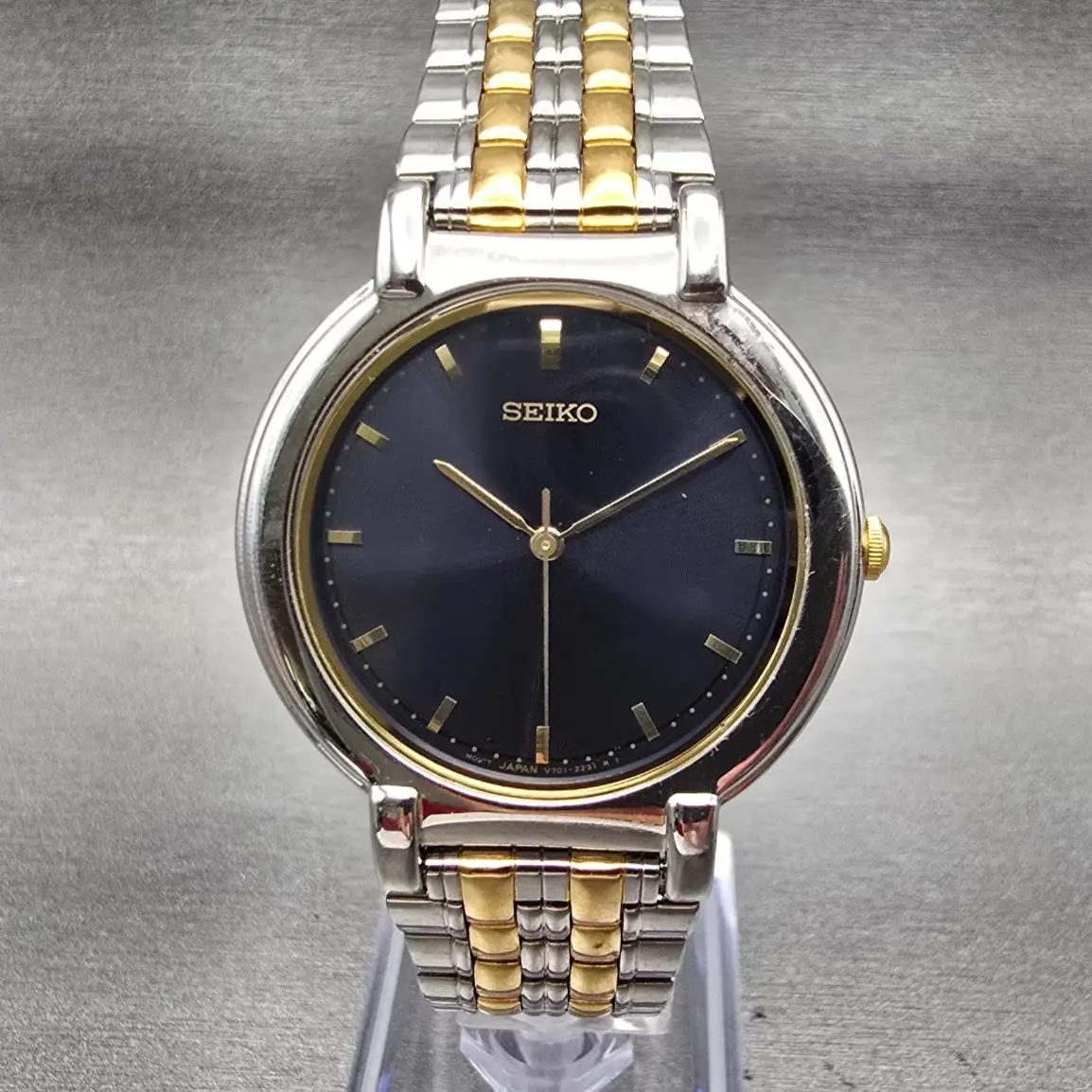 Seiko Watch Men 34mm Blue Dial Two Tone Round V701-1771 New Battery Vintage0