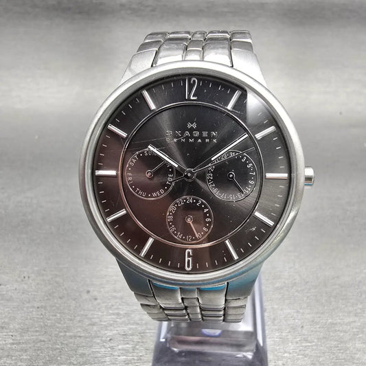 Skagen Denmark Watch Men 38mm Gray Dial Silver Tone Daydate 331XLSXM New Battery0