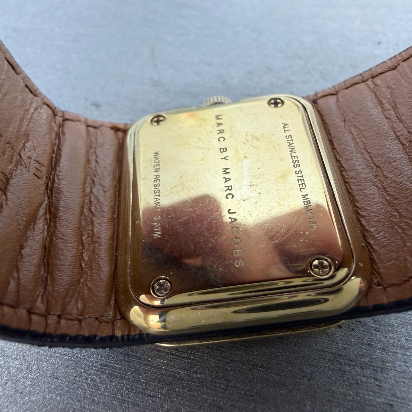 Marc Jacobs Watch Women 28mm Black Dial Gold Tone Rectangle MBM1135 New Battery9