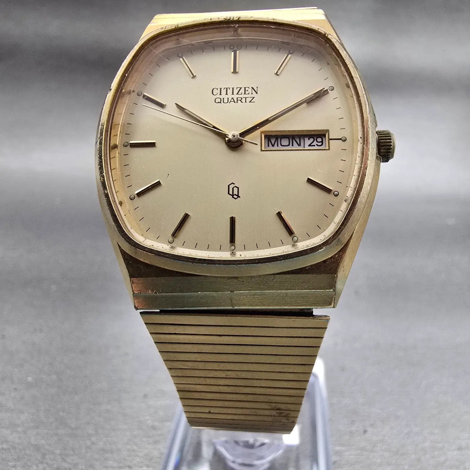 Citizen CQ Watch Men 34mm Champagne Dial Gold Tone Daydate 4-211898 New Battery5