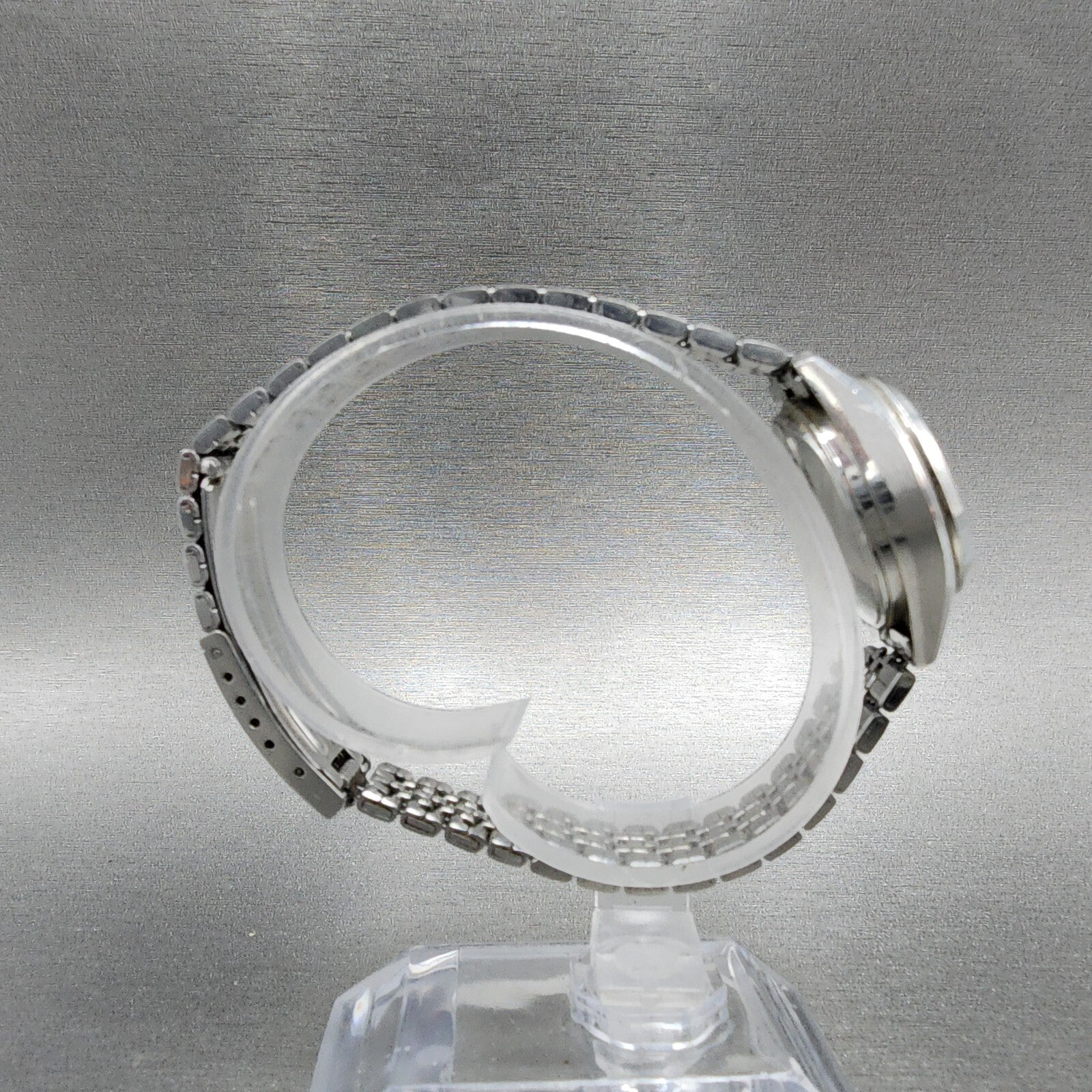 Seiko SQ Watch Women 24mm White Dial Silver Tone Daydate Round 43030029 New Bat8
