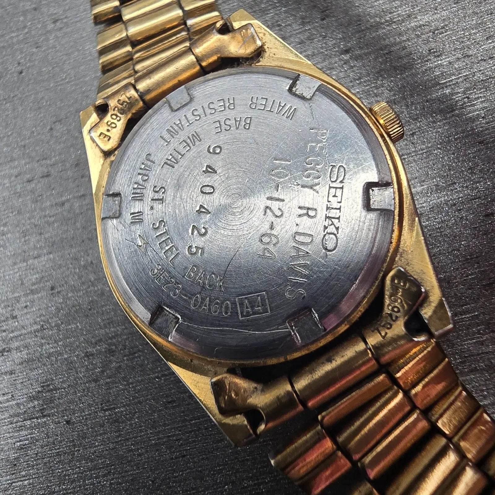 Seiko SQ Watch Women 24mm Gold Dial Gold Tone Daydate Round 3E23-0A60 New Batt10