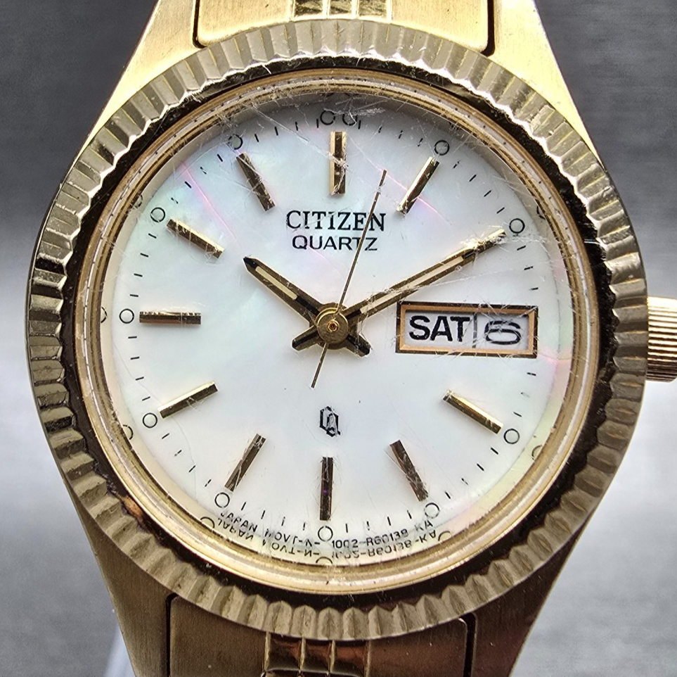 Citizen CQ Watch Women 25mm MOP Dial Gold Tone Daydate 1002-R15101 New Battery 81