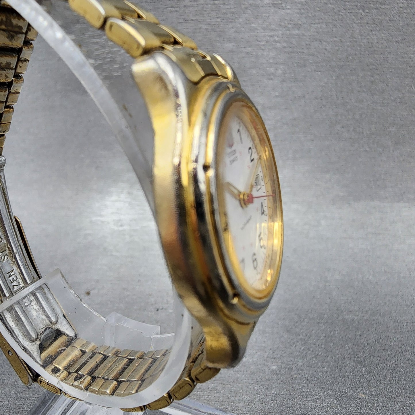 Citizen Watch Women 27mm White Dial Gold Tone Date 6010S37668 New Battery ABC123