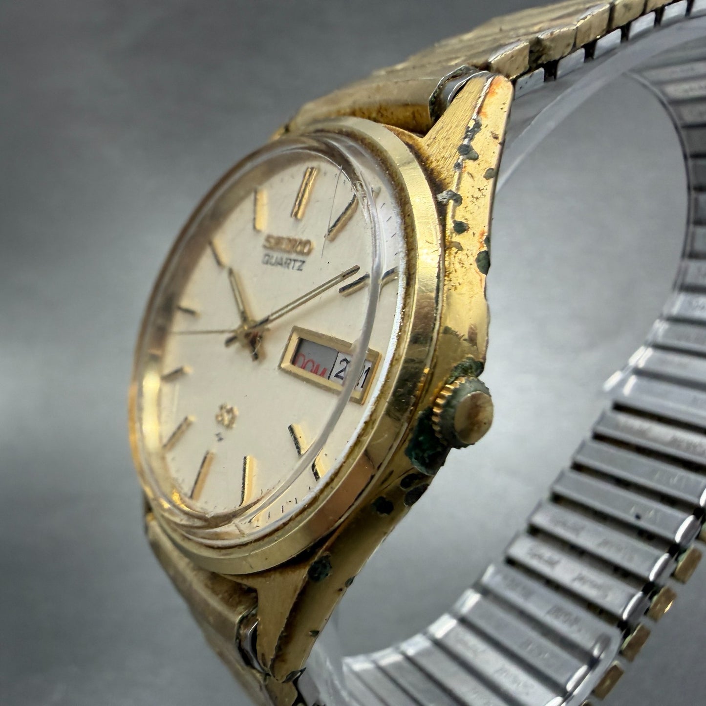Seiko SQ Watch Men 35mm Champagne Dial Gold Tone Daydate READ!! 6923-7009 NewBat2