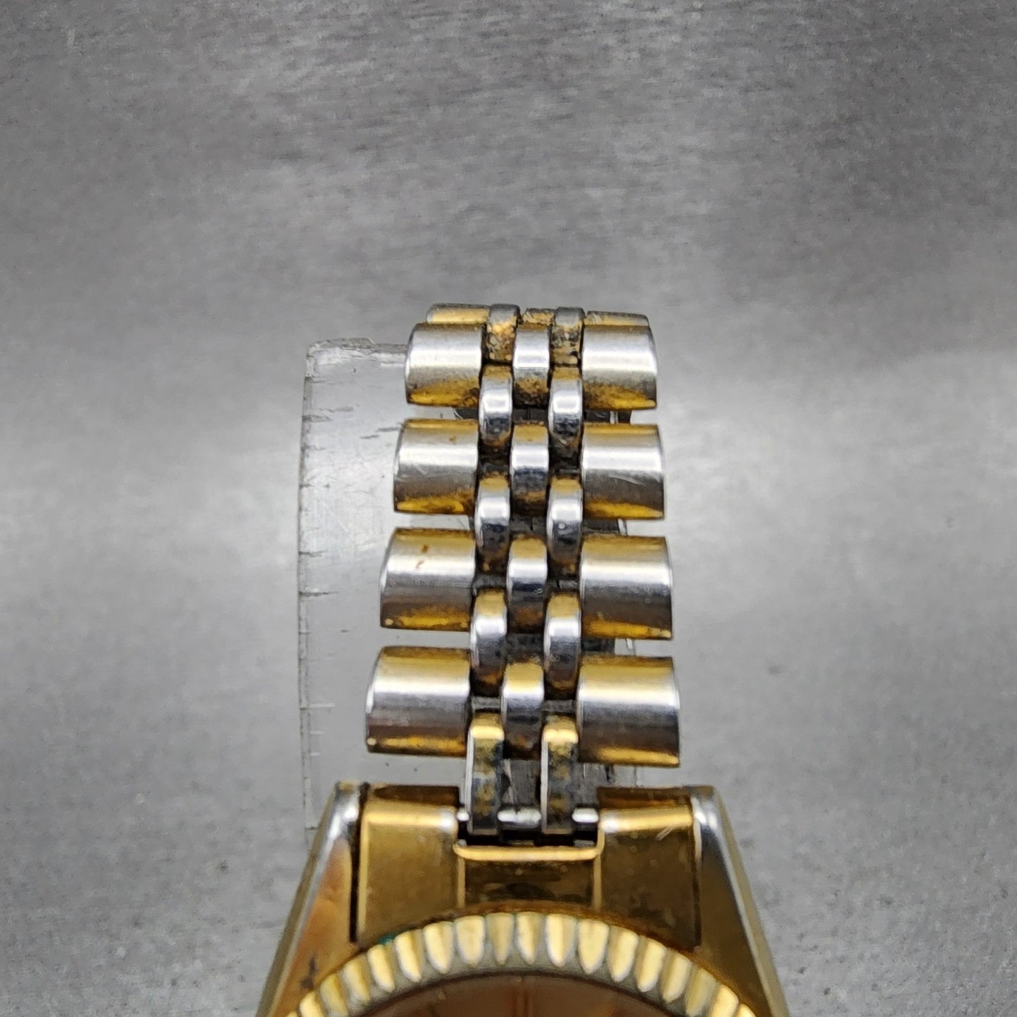Seiko SQ Watch Women 24mm Gold Dial Gold Tone Daydate Round 3E230A60 NewBattery4