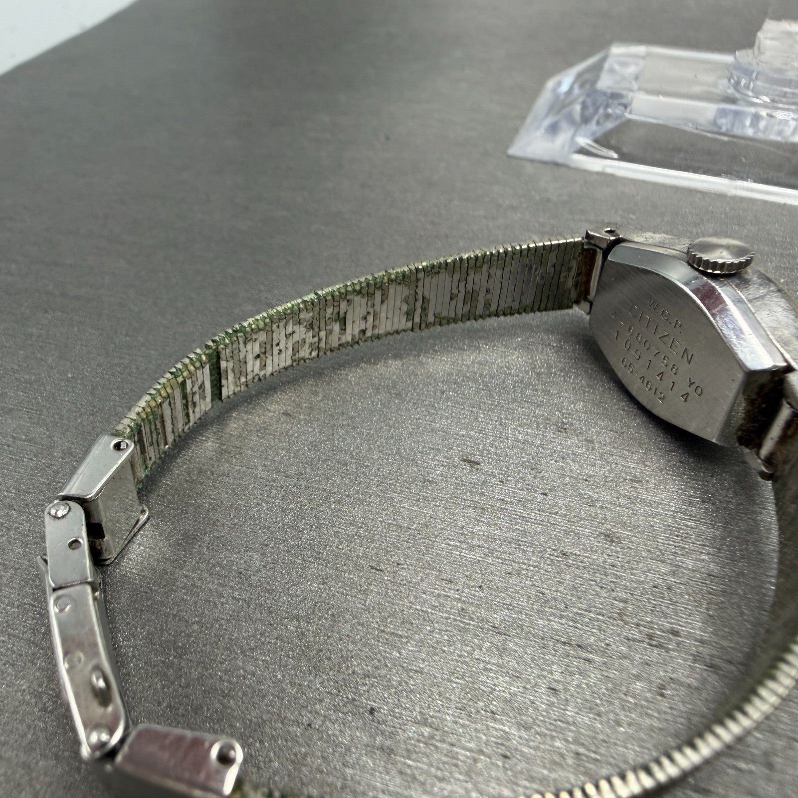 Citizen Watch Women 15mm Silver Dial Silver Toe Oval Manual 4-680758 Runs VTG11