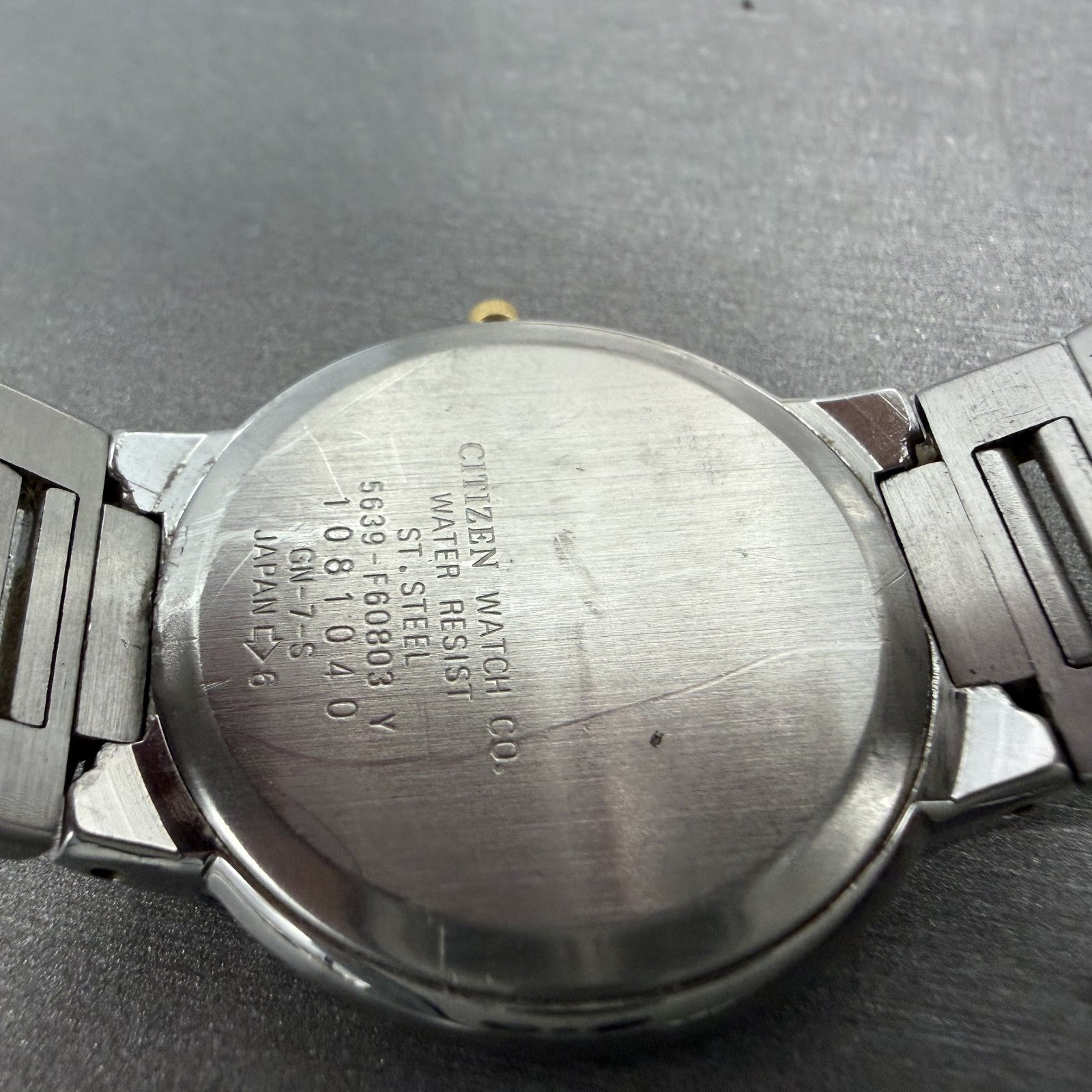 Citizen Exceed Watch Men 32mm Gray Dial Two Tone Round 5639-F60803 New Battery9