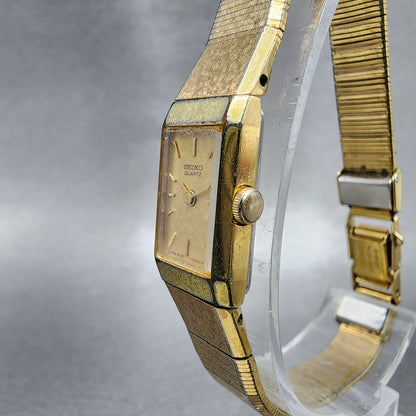 Seiko Tank Watch Women 12mm Champagne Dial Gold Tone 2e205029 New Battery2