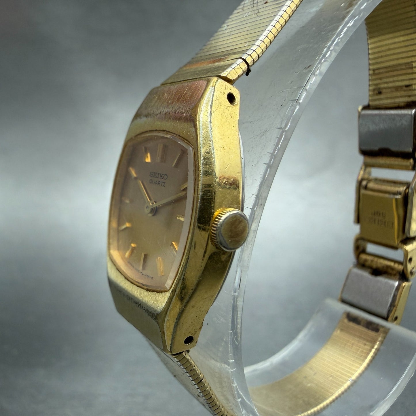Seiko Watch Women 18mm Champagne Dial Gold Tone Round 1400-8010 New Battery VTG2