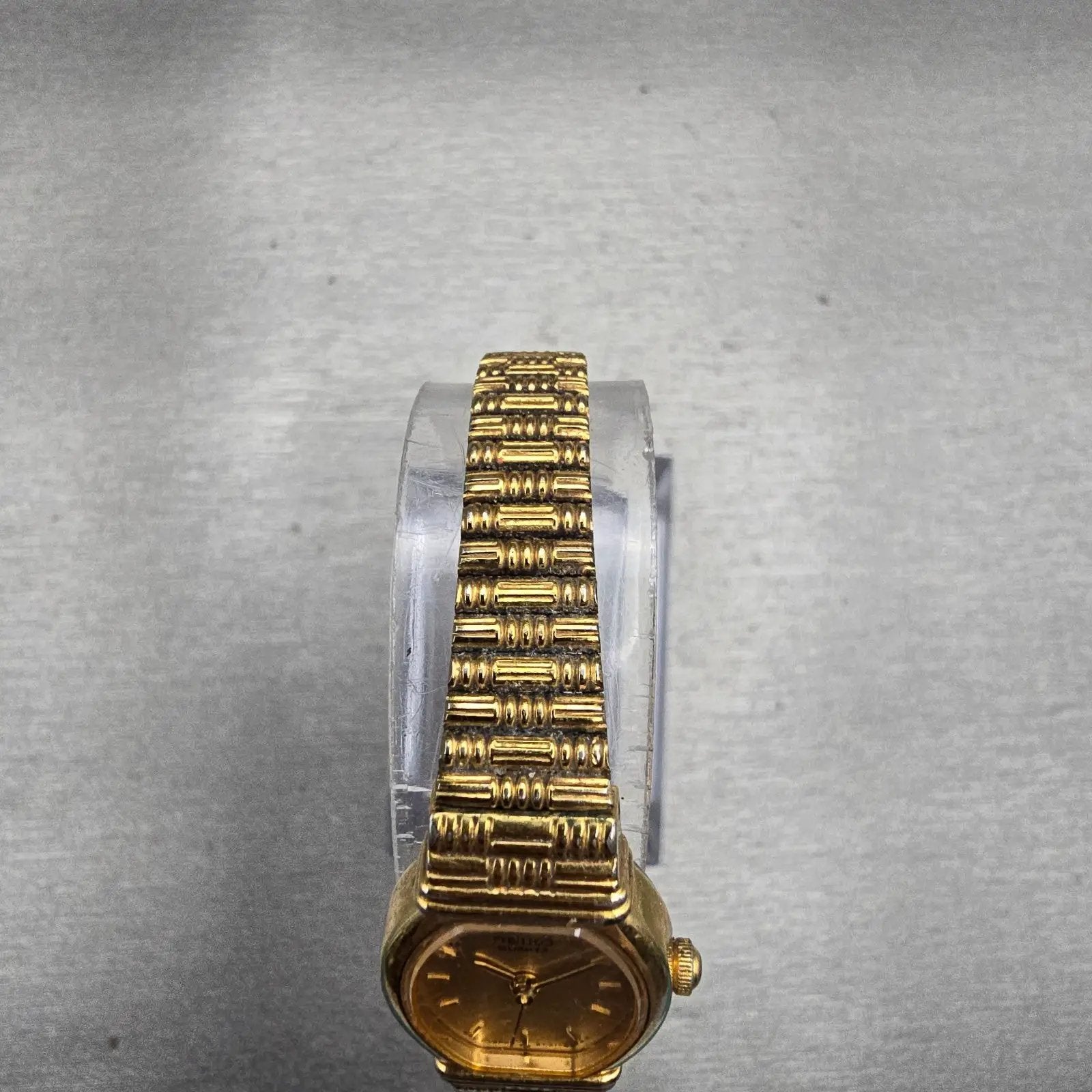 Seiko Watch Women 17mm Gold Dial Gold Tone Oval 2Y01-5C19 New Battery Vintage4