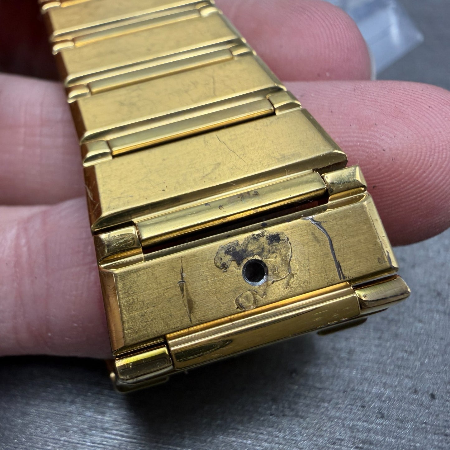 Bulova Watch Men 37mm White Dial Gold Tone Date Round 97B101 New Battery10