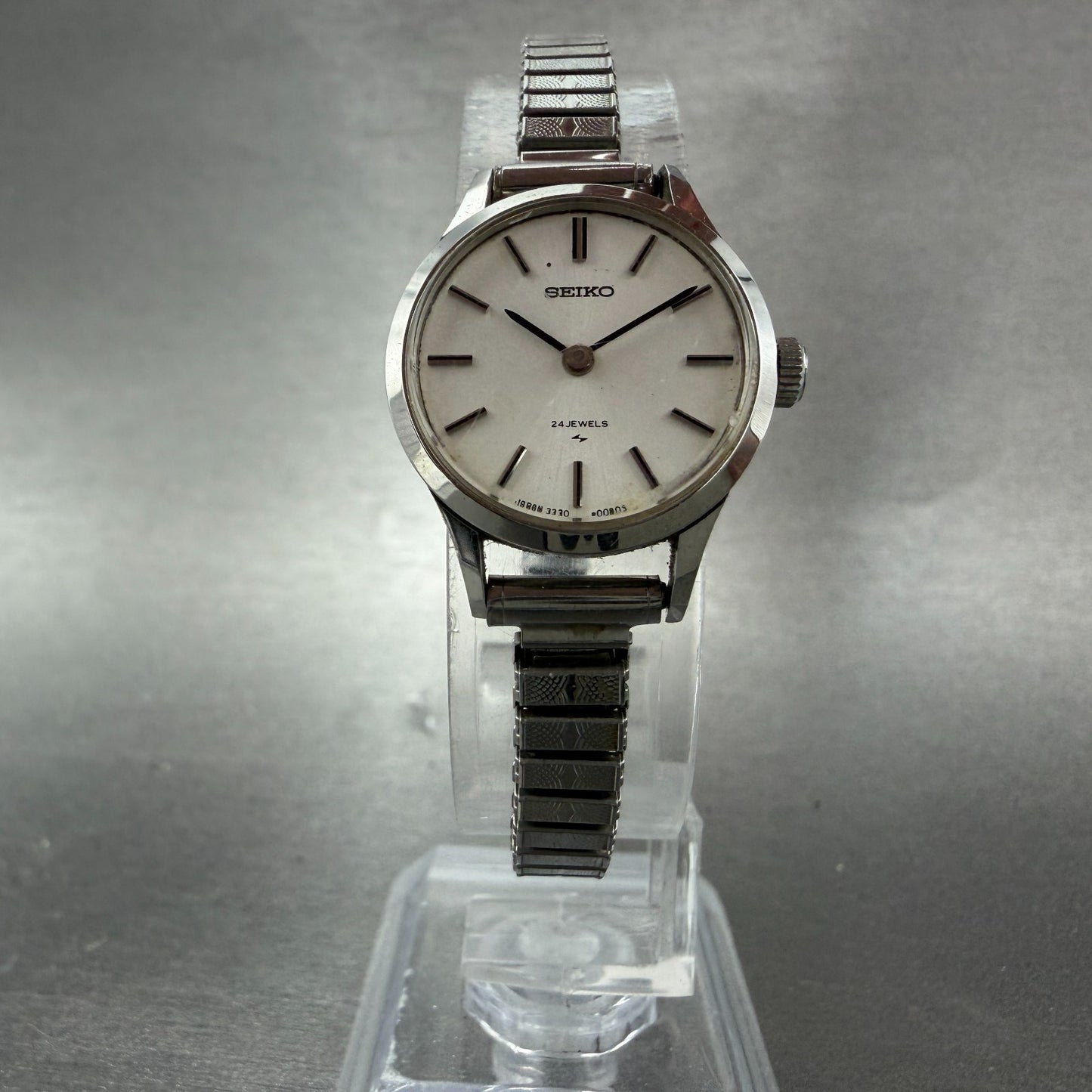Seiko Watch Women 21mm Silver Dial Silver Tone Round 2220-0020 Manual Runs 4565