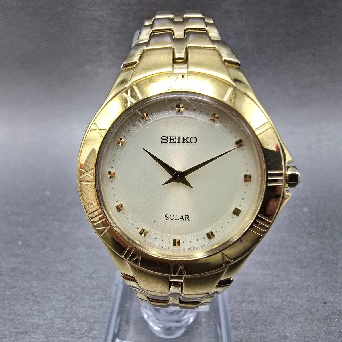 Seiko Solar Watch Women 30mm Cream Dial Gold Round V115-0BV0 Works Bracelet0