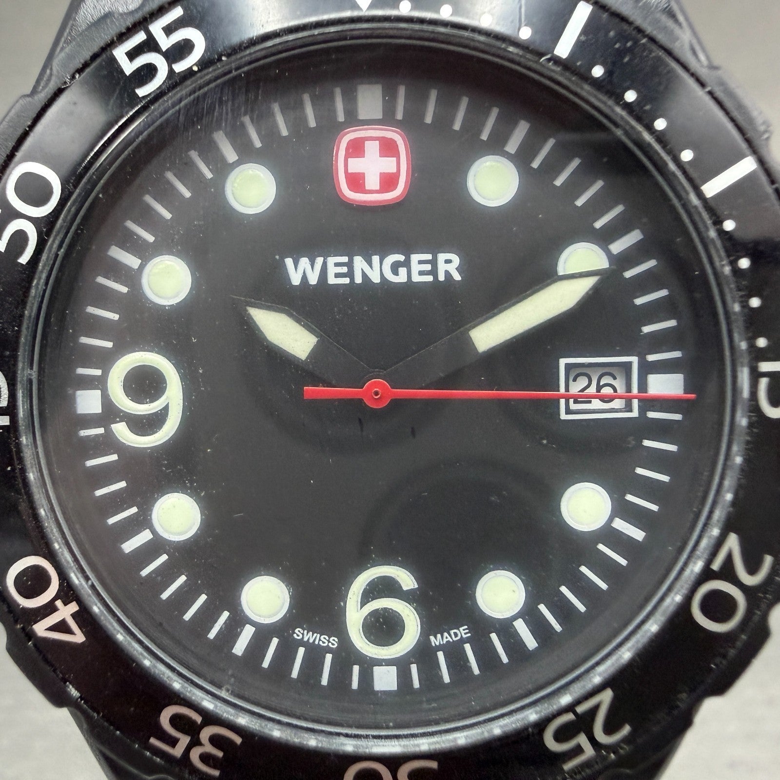 Wenger Dive Watch Men 41mm Black Dial Black Tone Date Round 709DX New Battery1