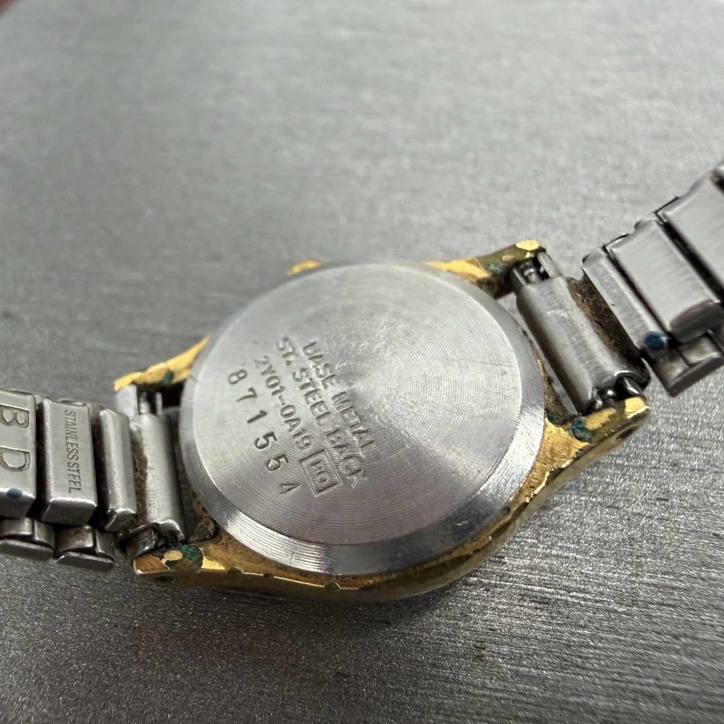 Seiko Watch Women 20mm Champagne Dial Gold Tone Round 2Y01-0A19 New Battery VTG19