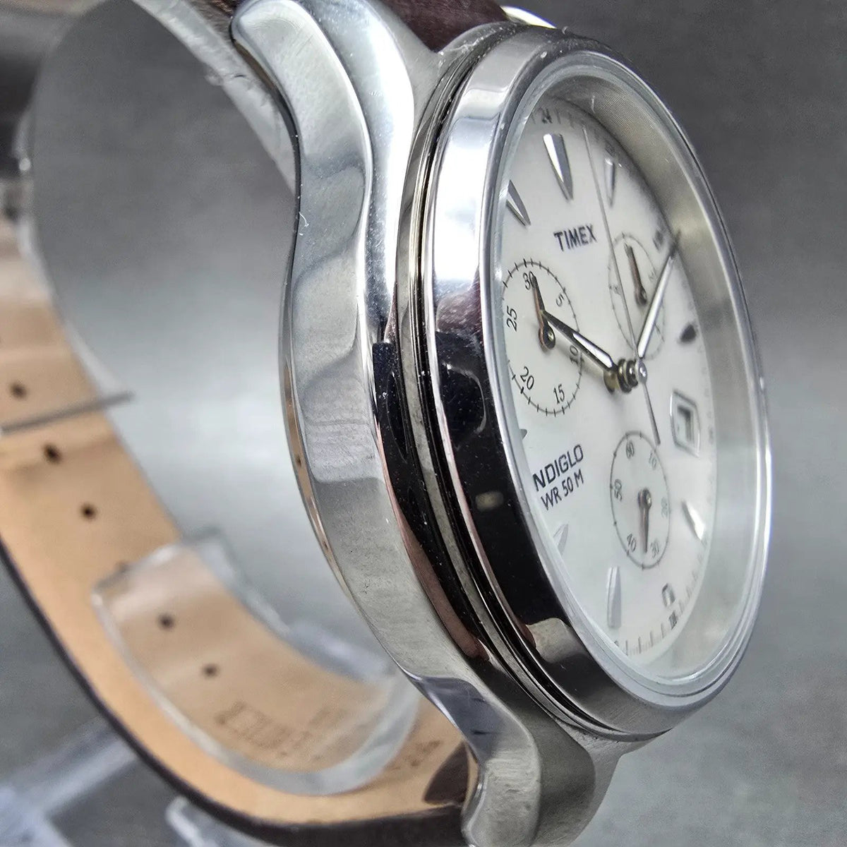 Timex Chronograph Watch Men 38mm White Dial Silver Date TW2R88200 New Battery3