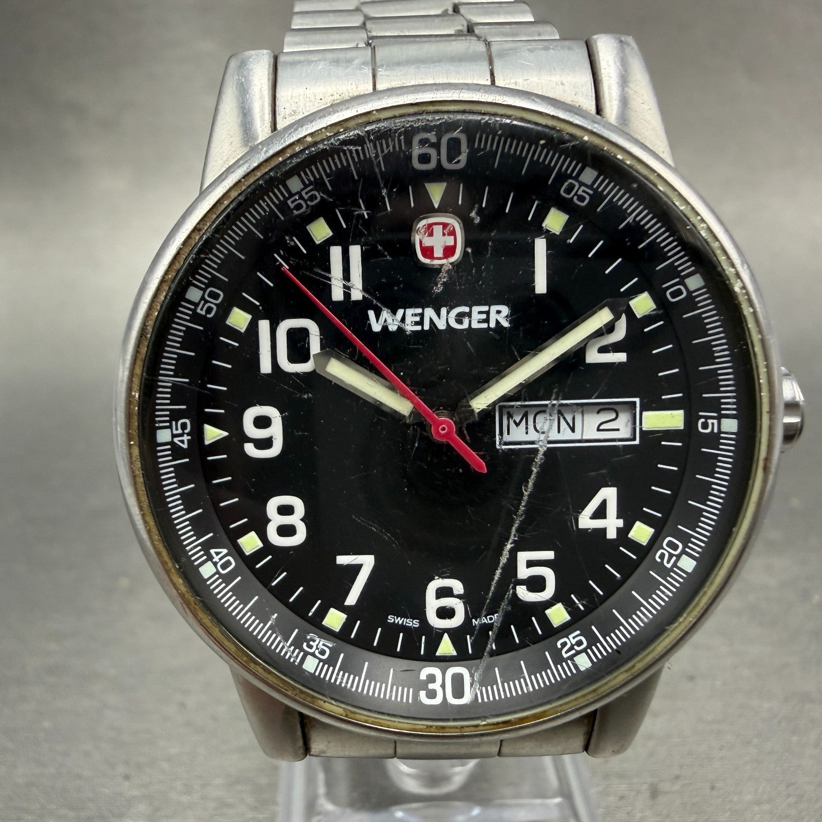 Wenger Watch Men 40mm Black Dial Steel Daydate Round 7016X New Battery Vintage0
