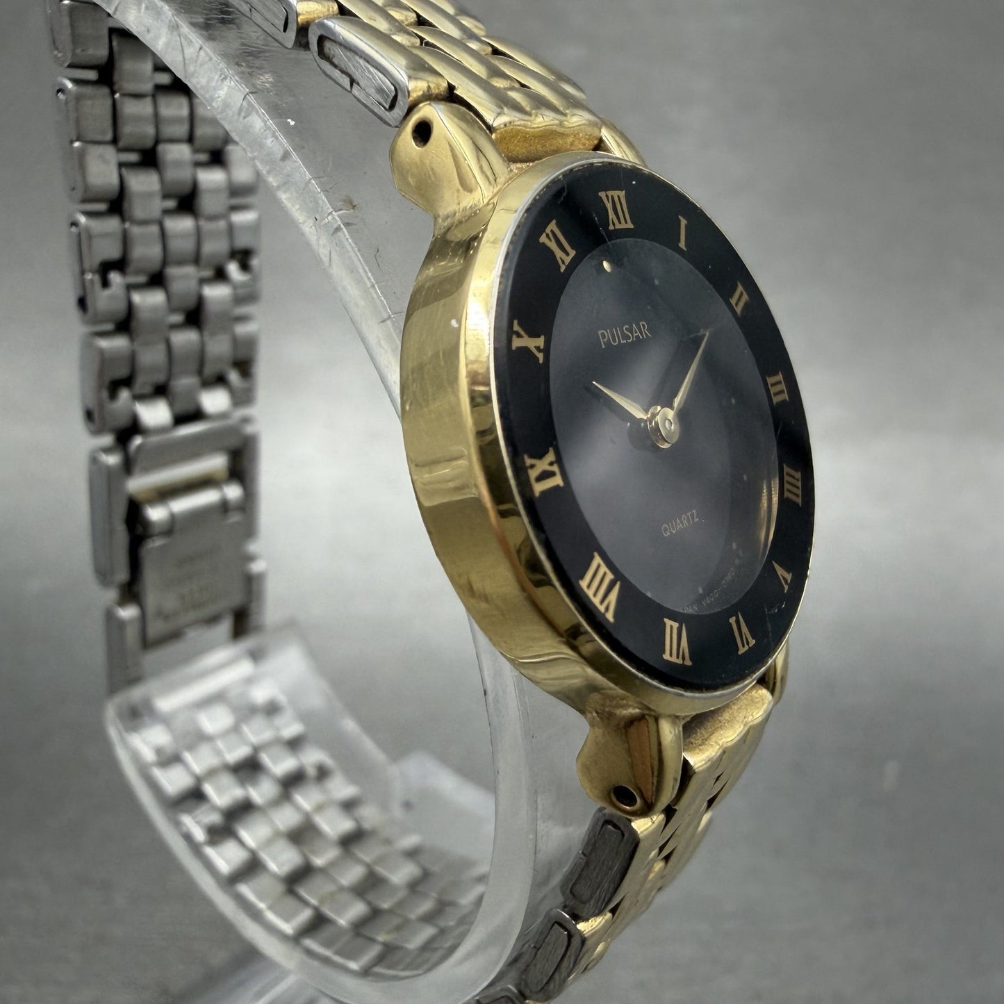 Seiko Pulsar Watch Women 22mm Black Dial Gold Tone Round V4000270 New Battery3