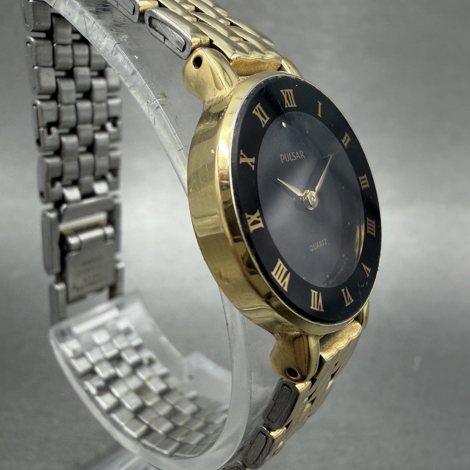 Seiko Pulsar Watch Women 22mm Black Dial Gold Tone Round V4000270 New Battery3
