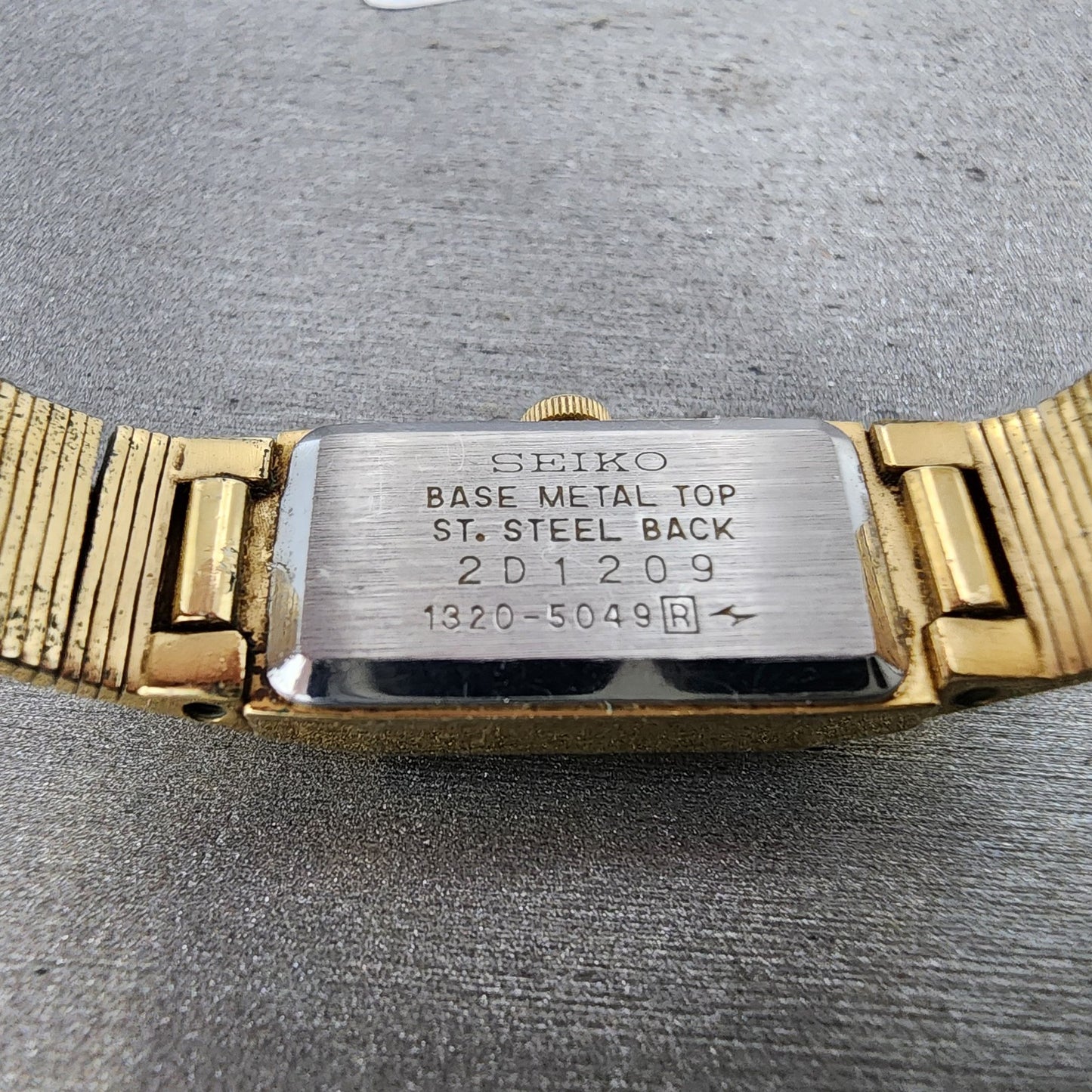 VTG Seiko Watch Women 12mm Gold Dial Gold Tone Rectangle 13205049 New Battery9
