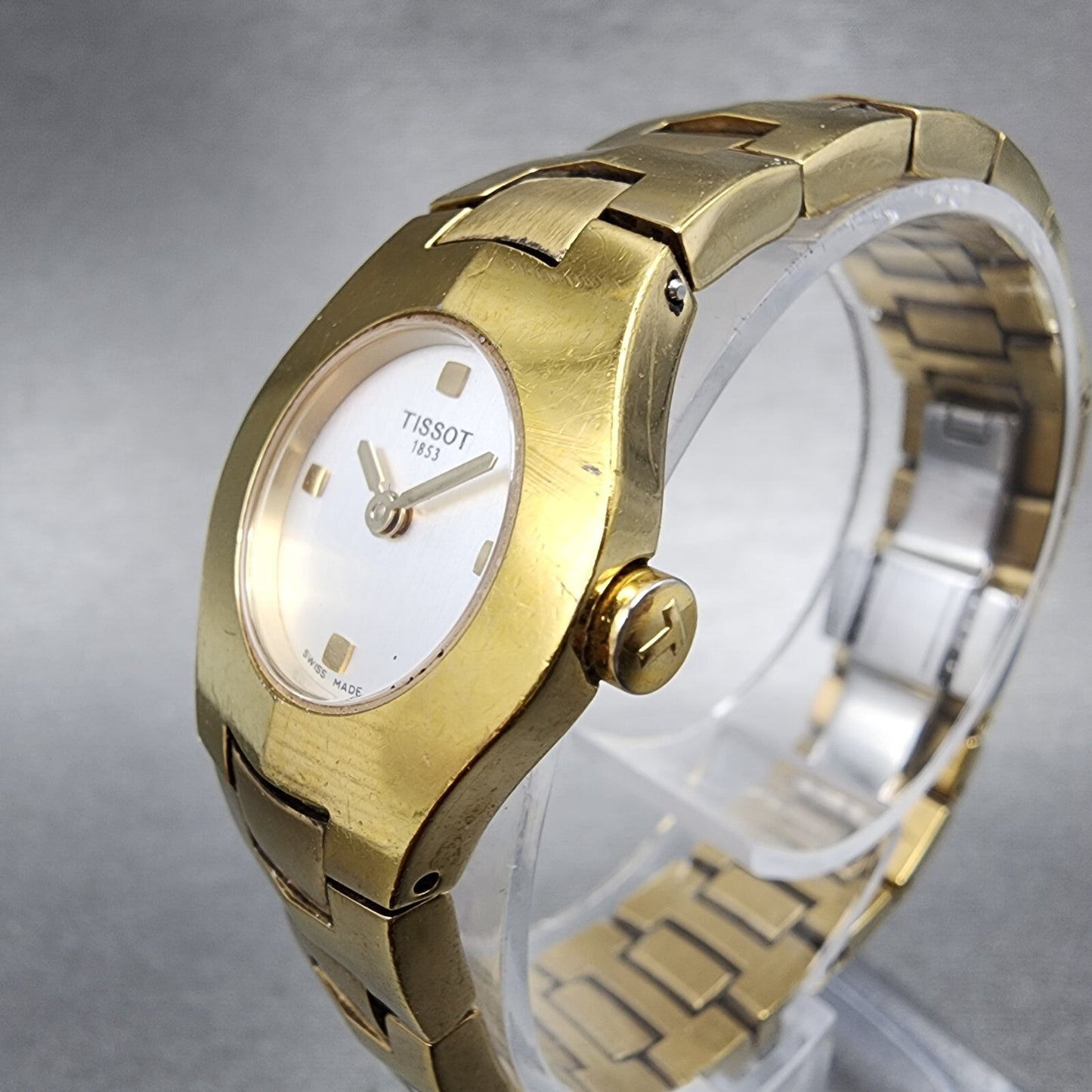 Tissot Watch Women 23mm Silver Dial Gold Tone Round L520 New Battery2