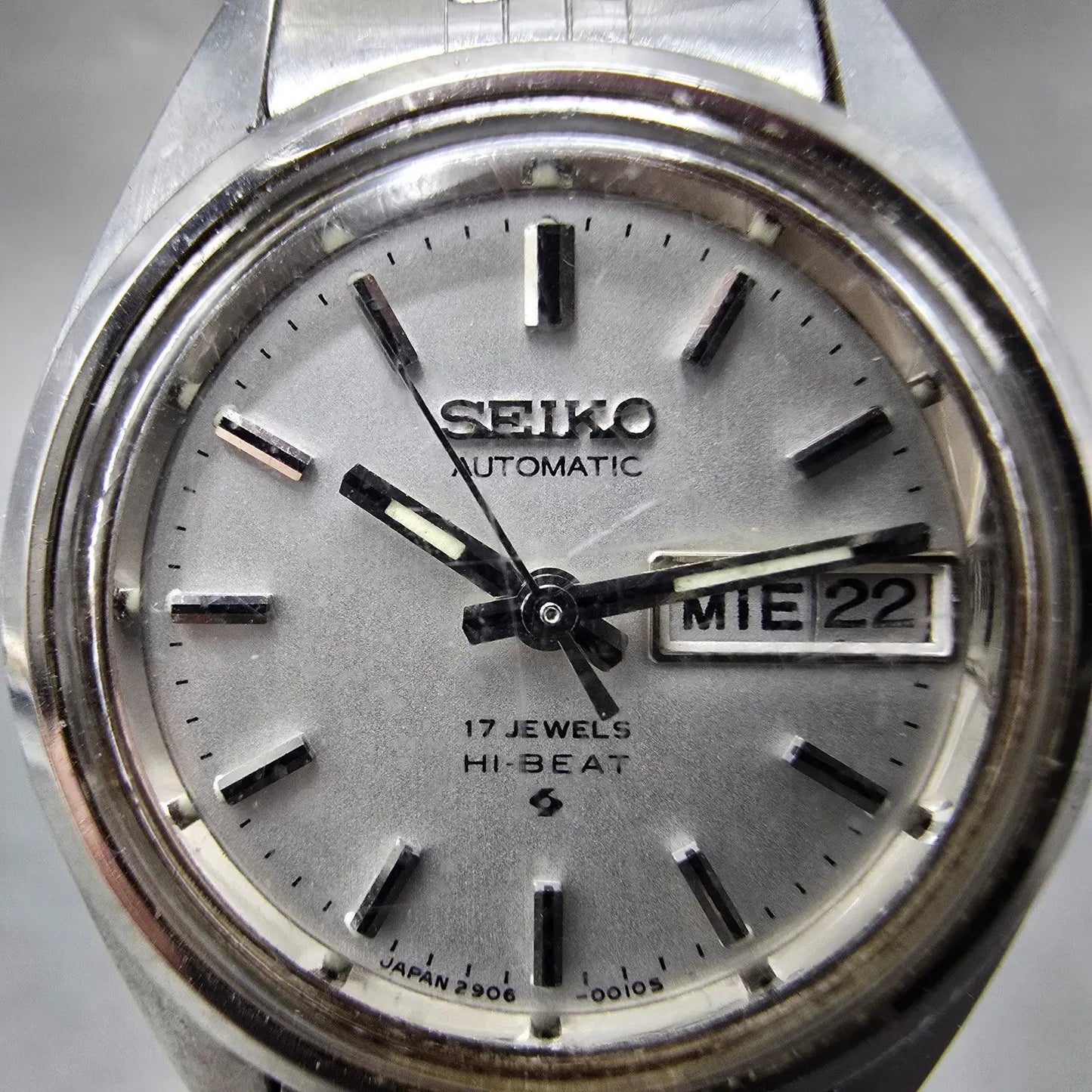 Seiko Automatic Watch Women 24mm Silver Dial Silver Tone Daydate 2906-0019 Runs1