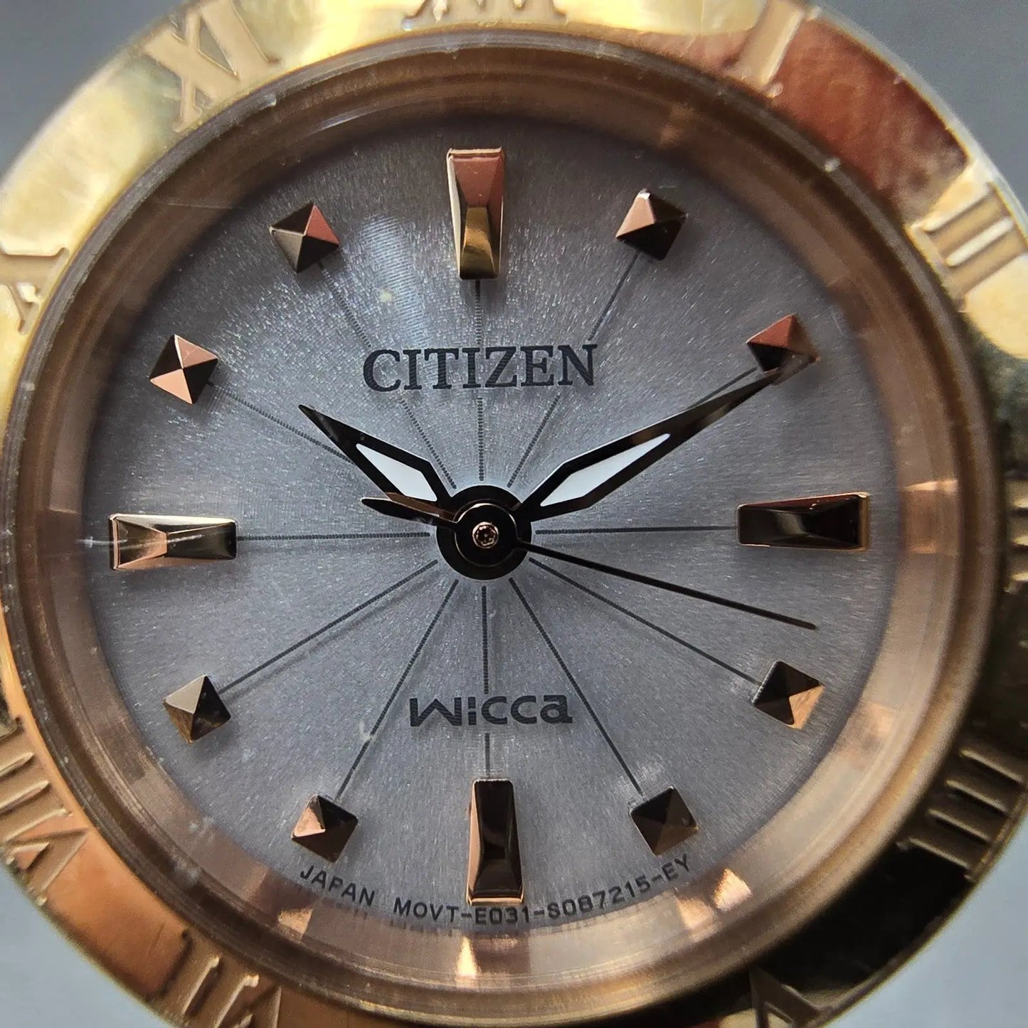 Citizen Wicca Watch Women 24mm White Dial Rose Gold Tone Date Solar Round Runs1