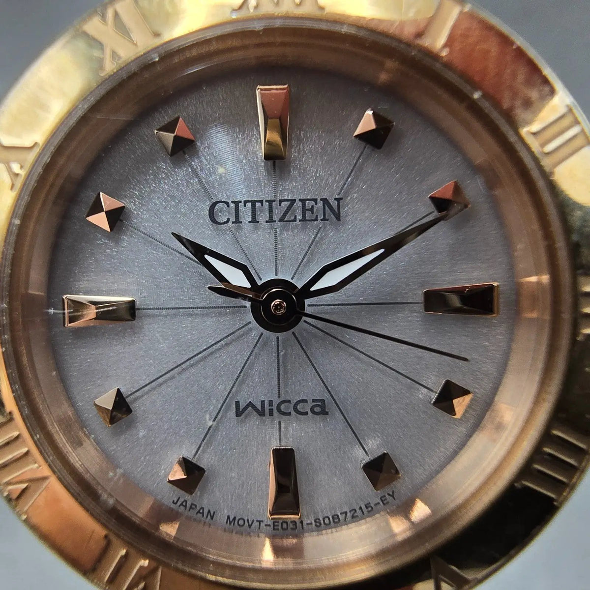 Citizen Wicca Watch Women 24mm White Dial Rose Gold Tone Date Solar Round Runs1
