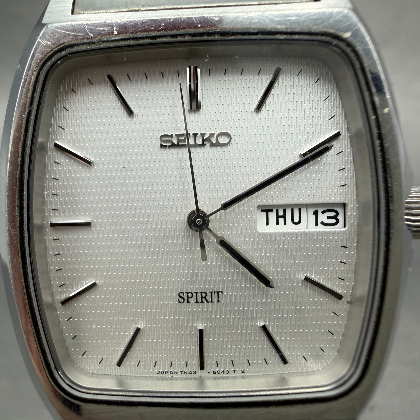 Seiko Spirit Watch Men 32mm Silver Dial Silver Tone Daydate 7N43-5040 PARTS VTG2